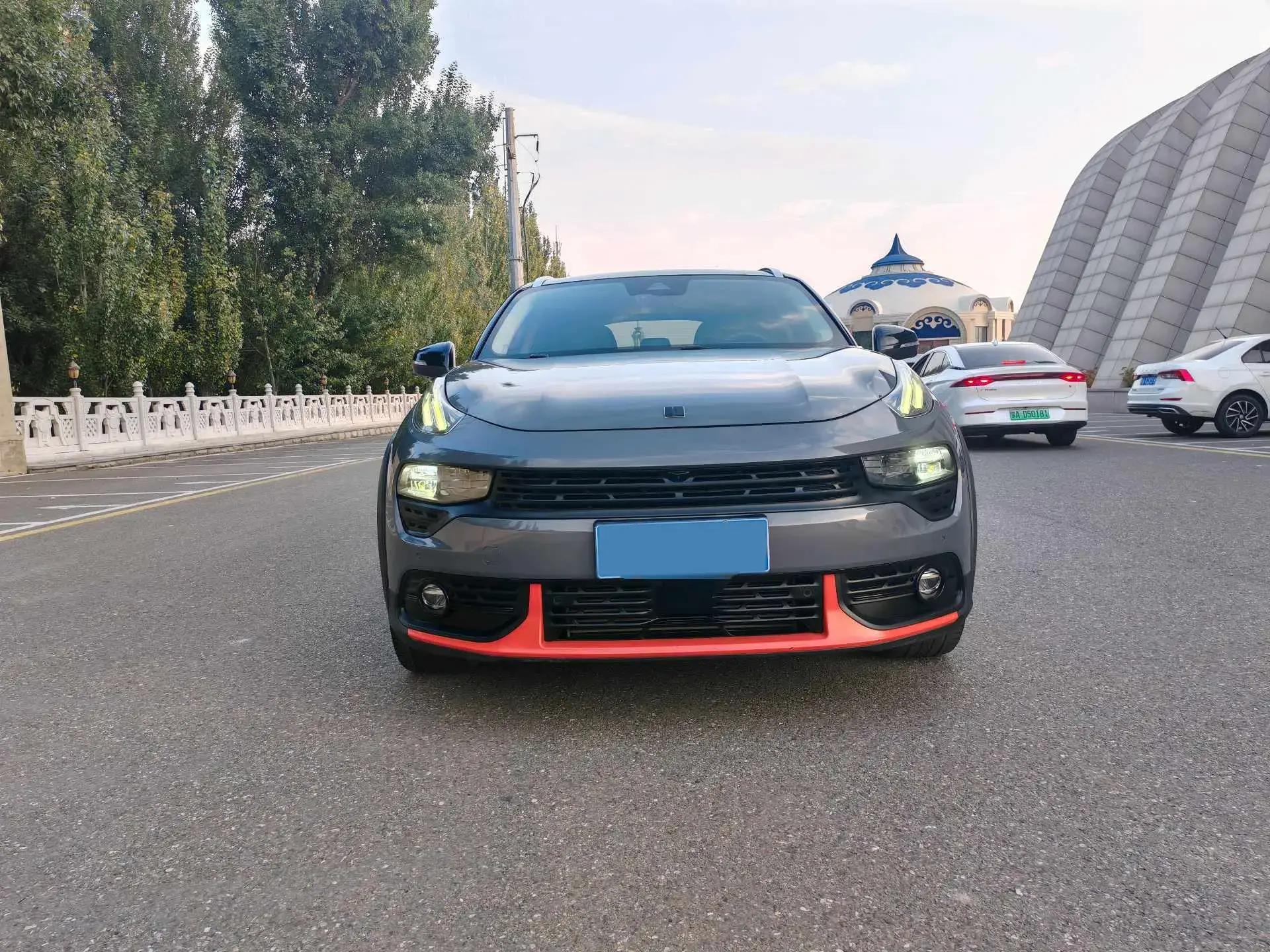 2019 LYNK&CO 02 thumbnail 2