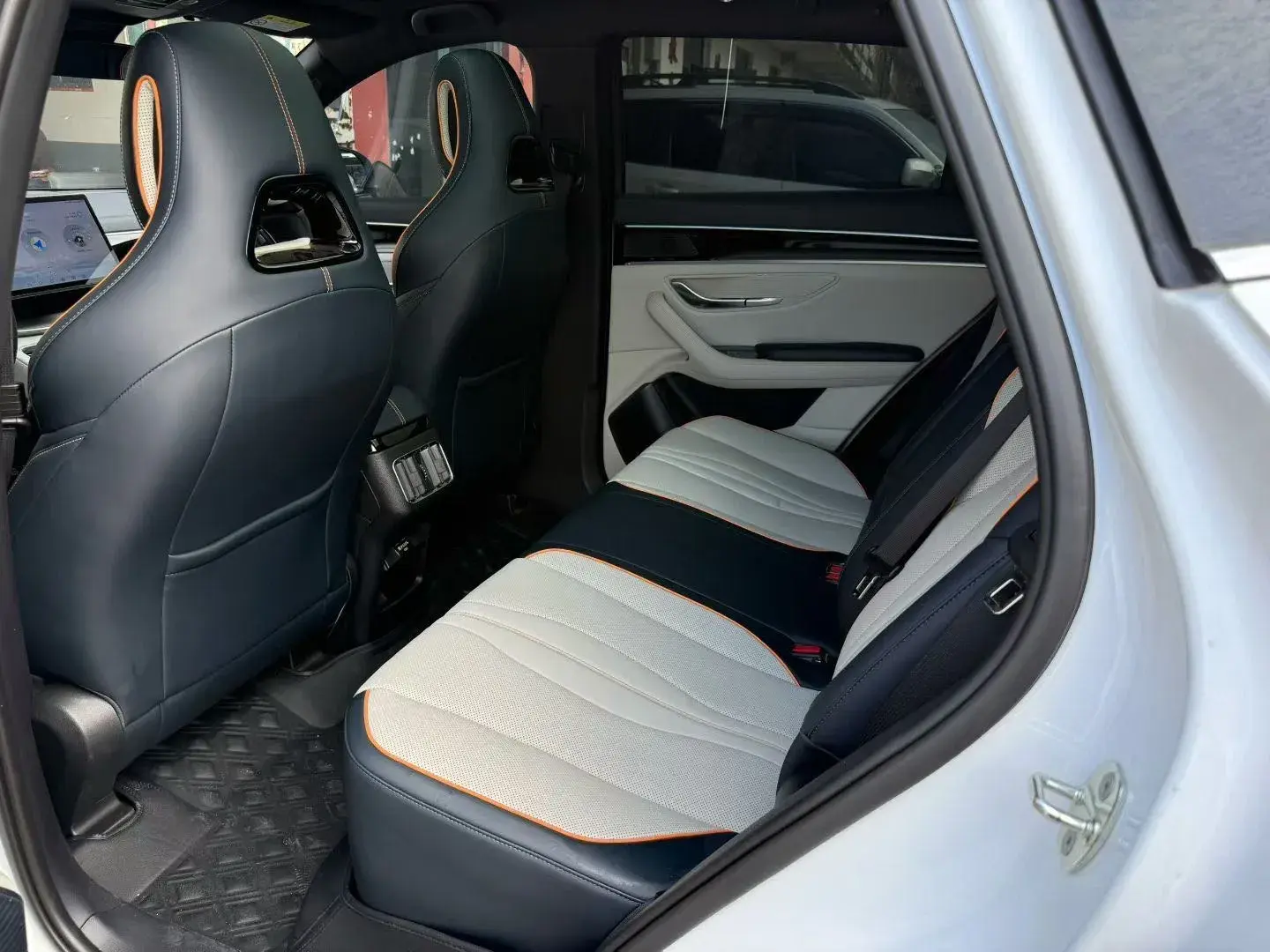 2023 BYD SONG thumbnail 3