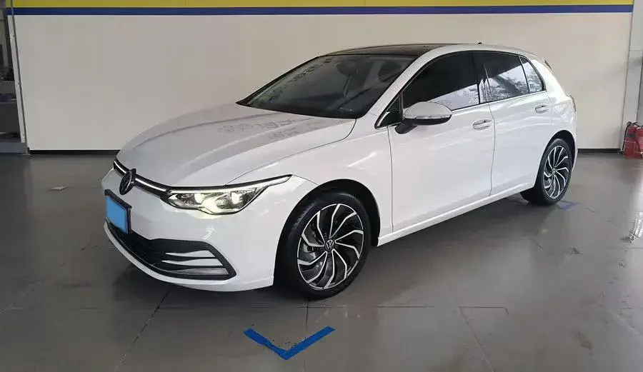 2021 VOLKSWAGEN GOLF view 1