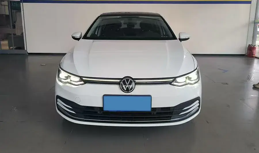 2021 VOLKSWAGEN GOLF thumbnail 3