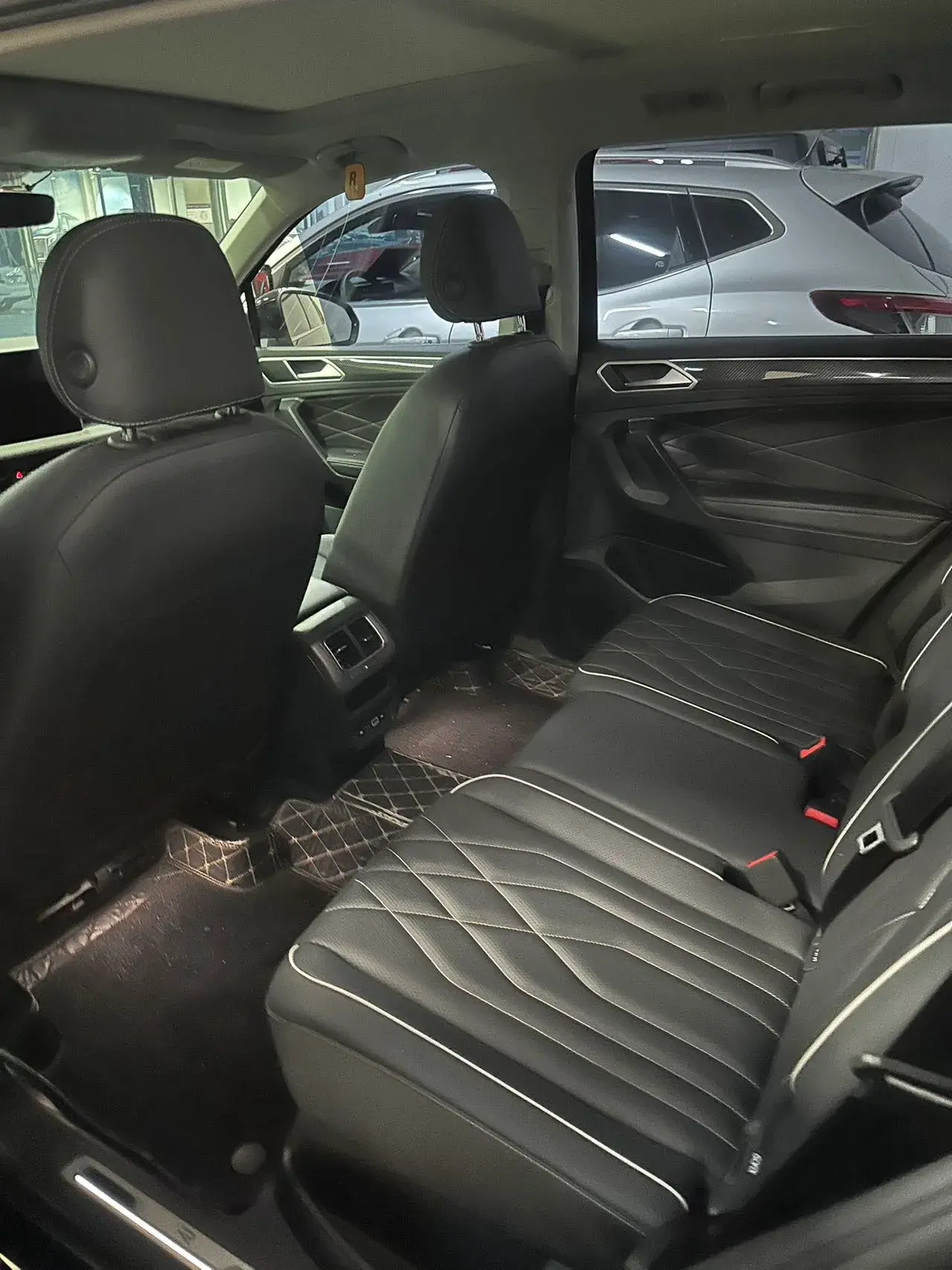 2024 VOLKSWAGEN TIGUAN thumbnail 4