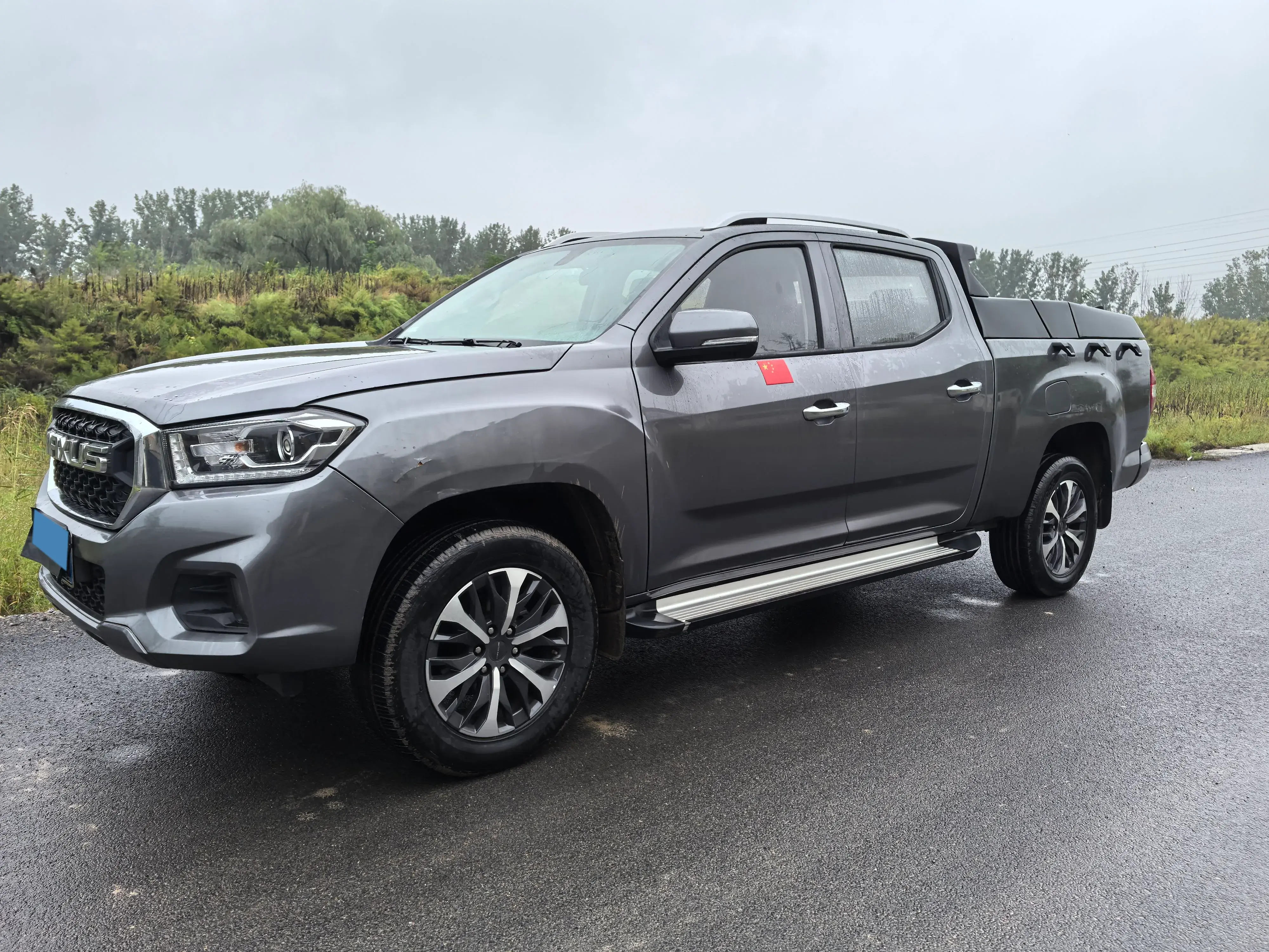 2022 MAXUS T70 view 1
