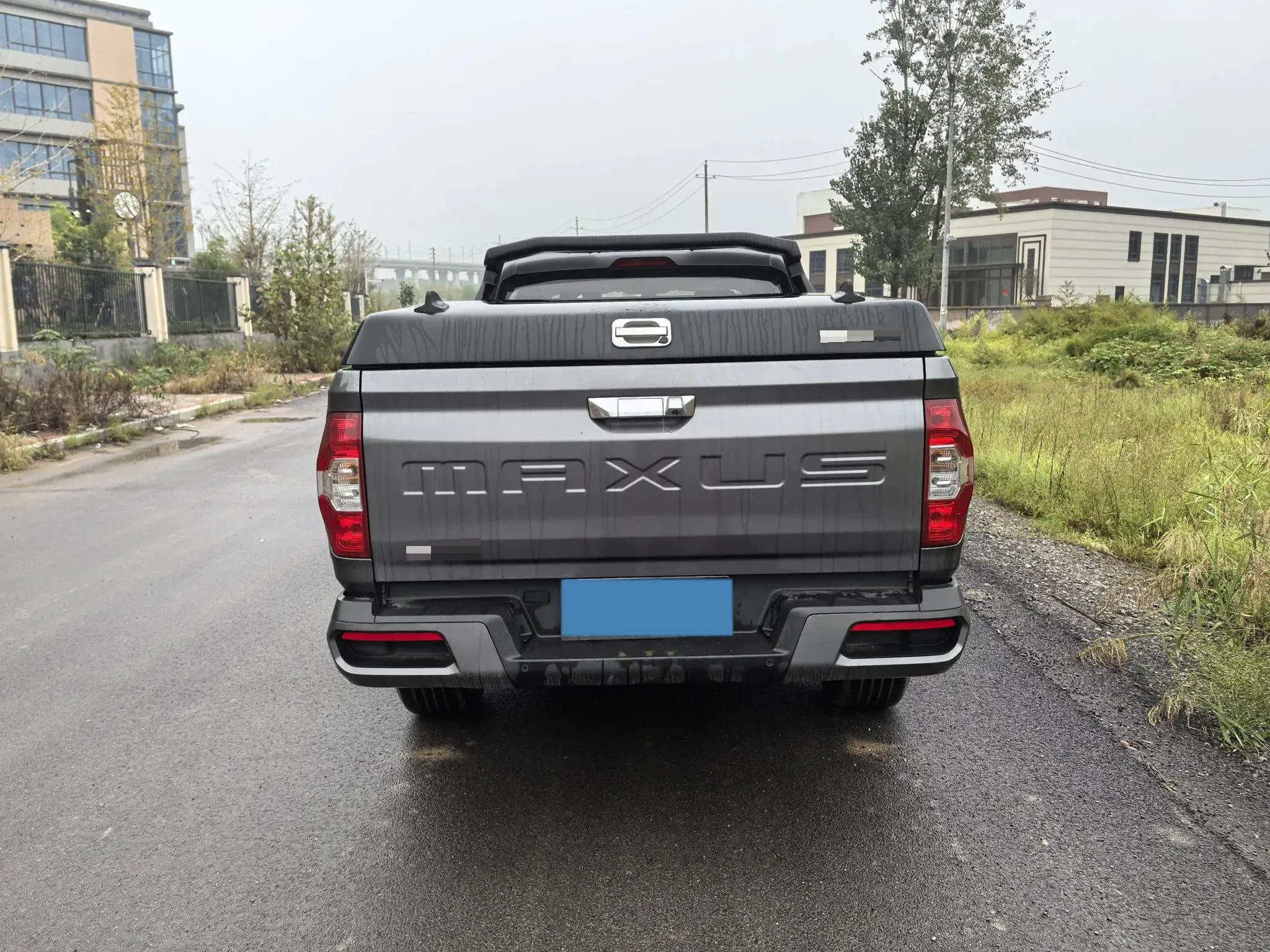 2022 MAXUS T70 thumbnail 3