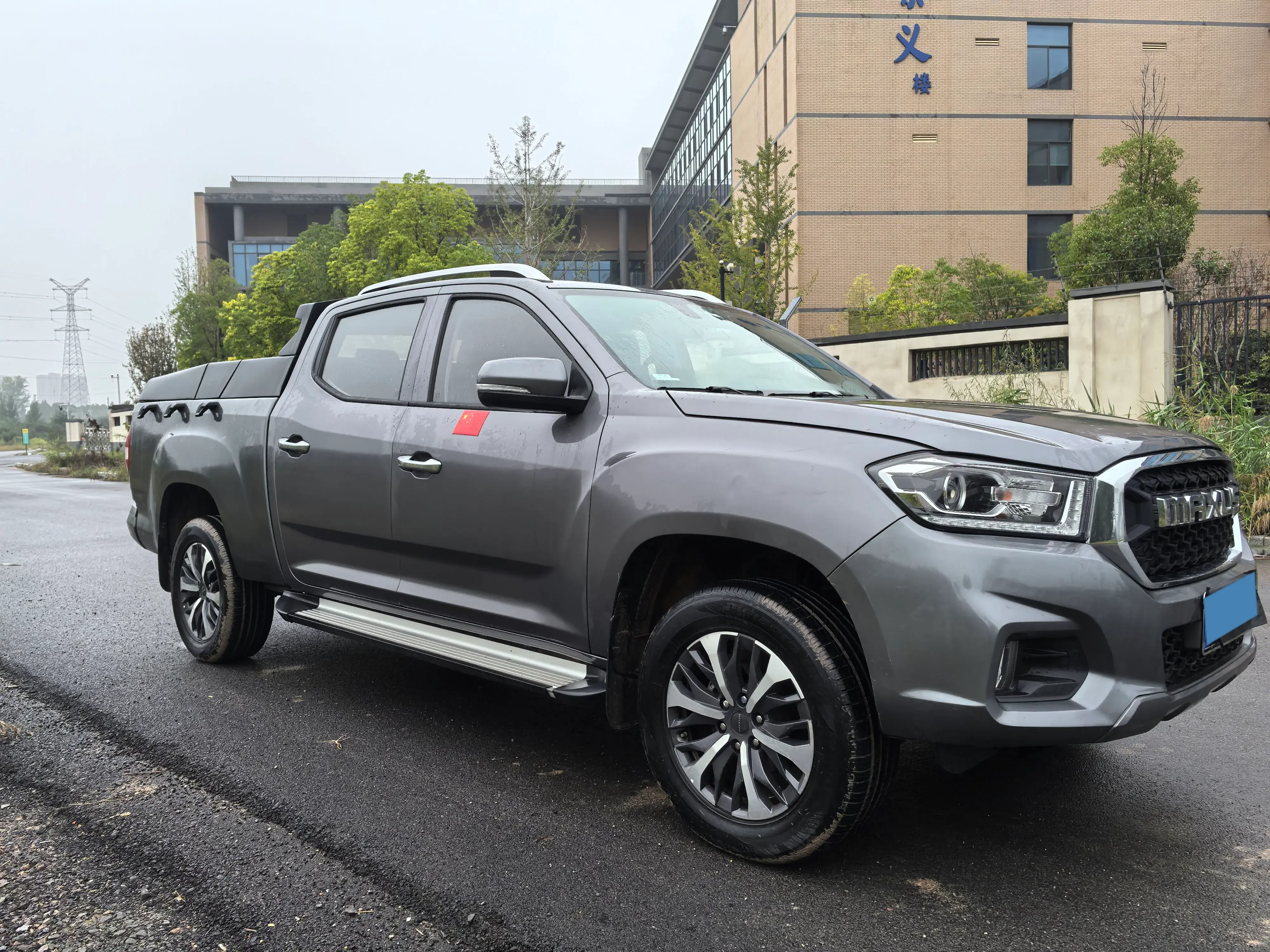 2022 MAXUS T70 thumbnail 2