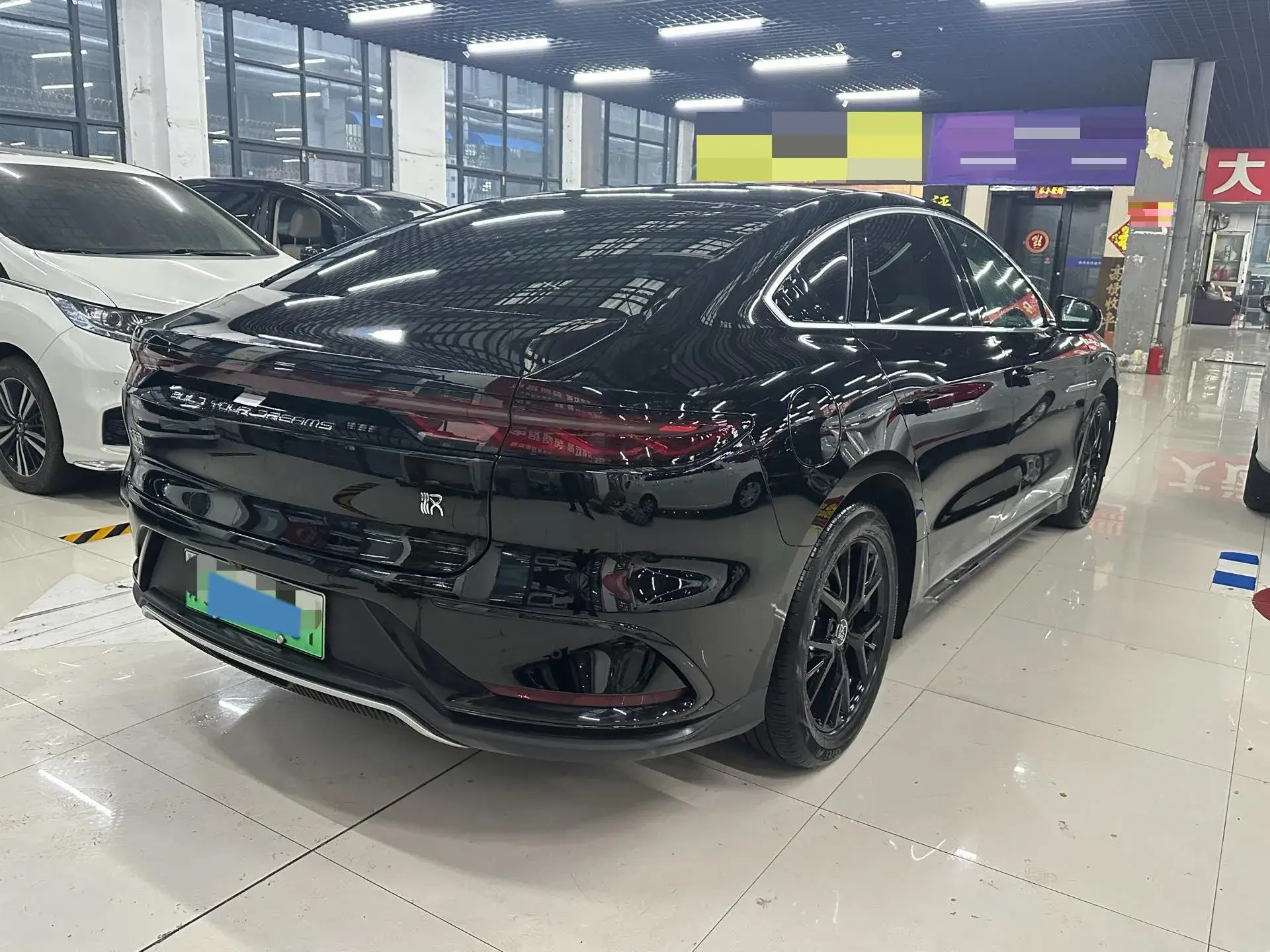 2024 BYD HAN thumbnail 4