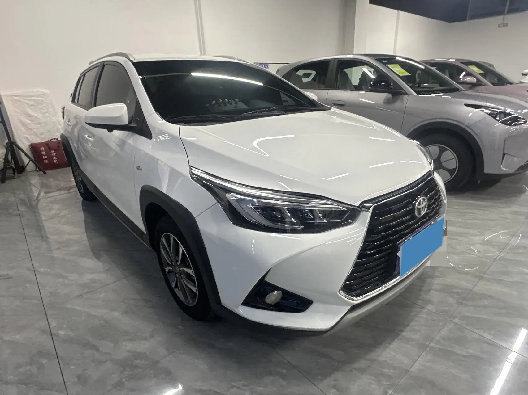 2022 TOYOTA YARIS thumbnail 2