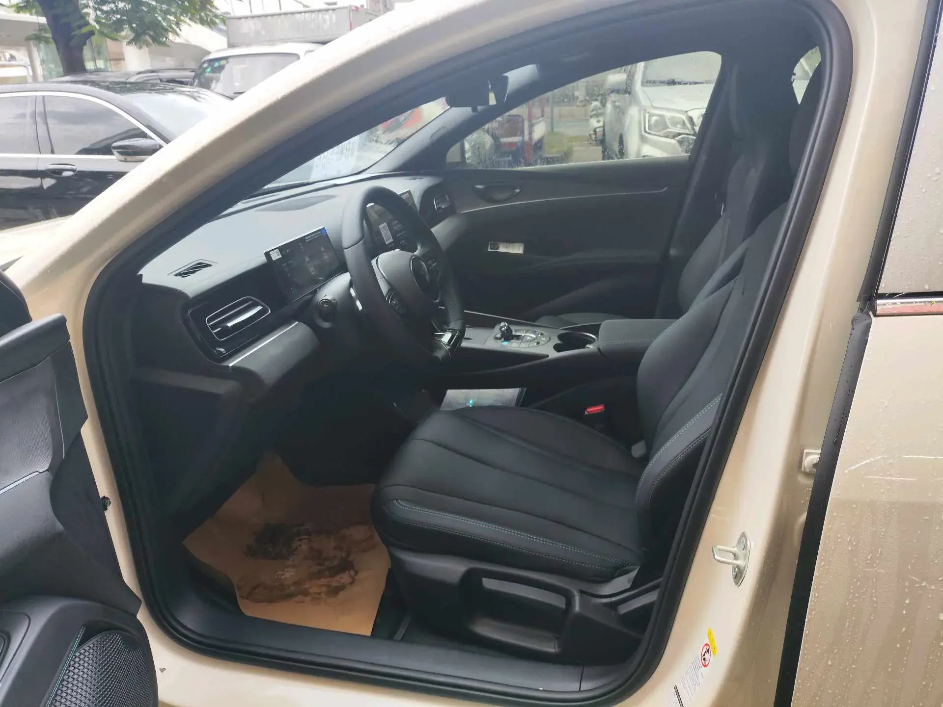 2025 BYD SEAL thumbnail 3