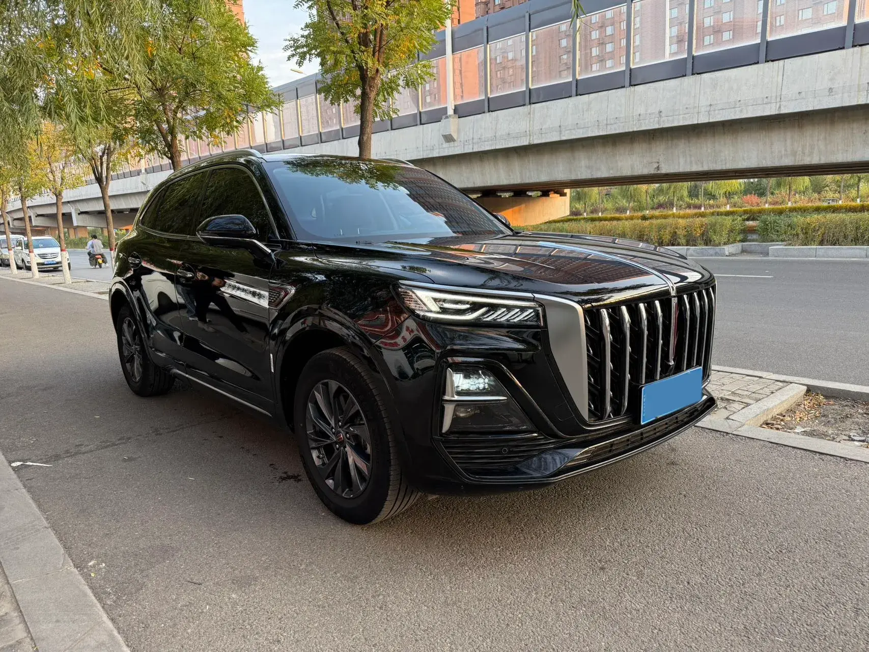 2023 HONGQI HS5 thumbnail 3