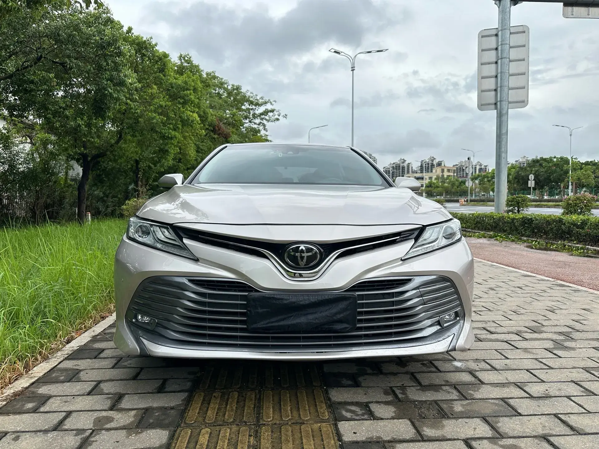 2019 TOYOTA CAMRY thumbnail 2