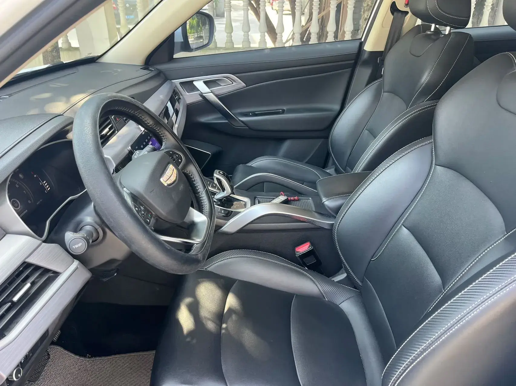 2021 GEELY AZKARRA thumbnail 4