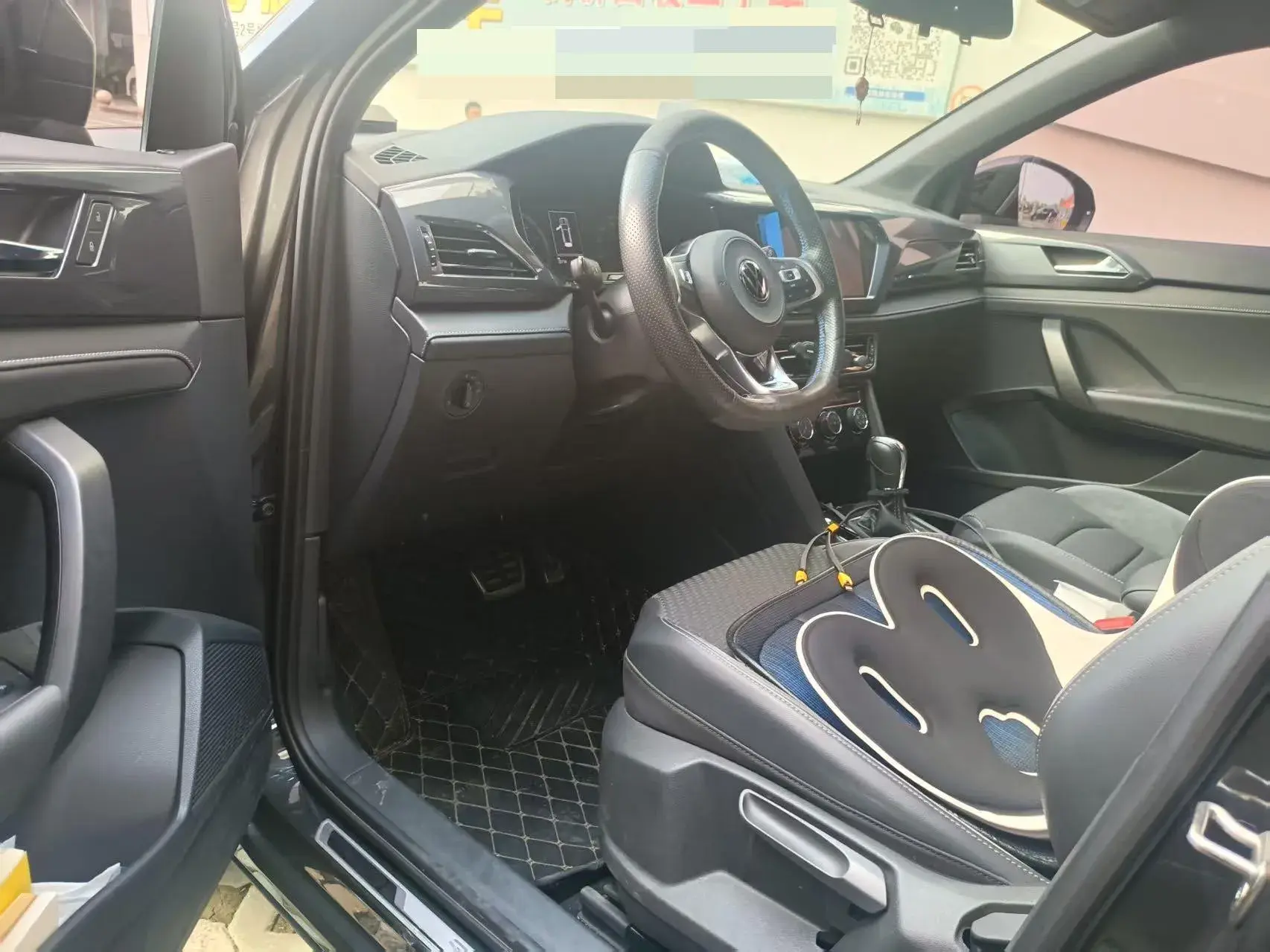 2020 VOLKSWAGEN THARU thumbnail 4