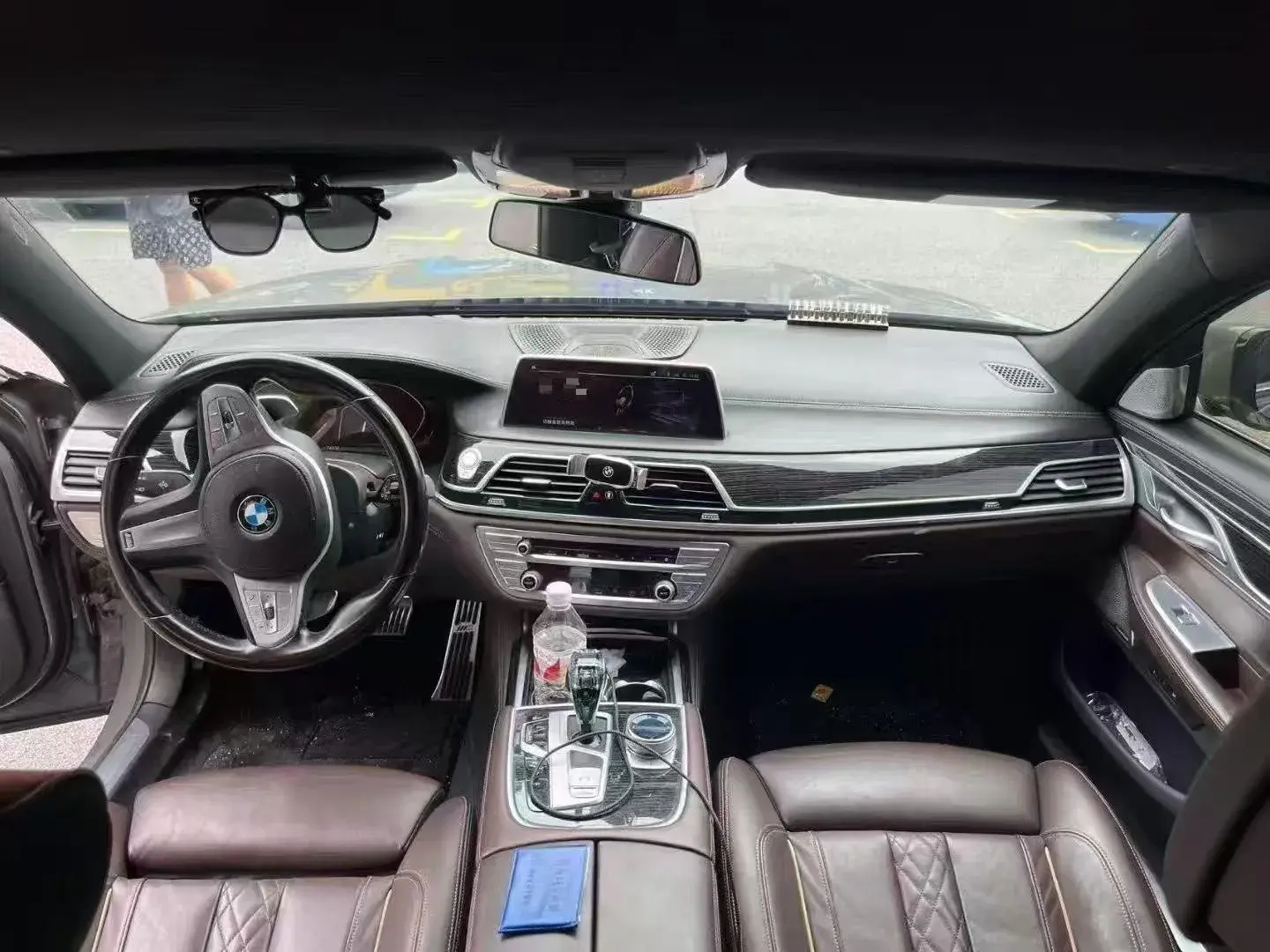 2021 BMW 7 thumbnail 3