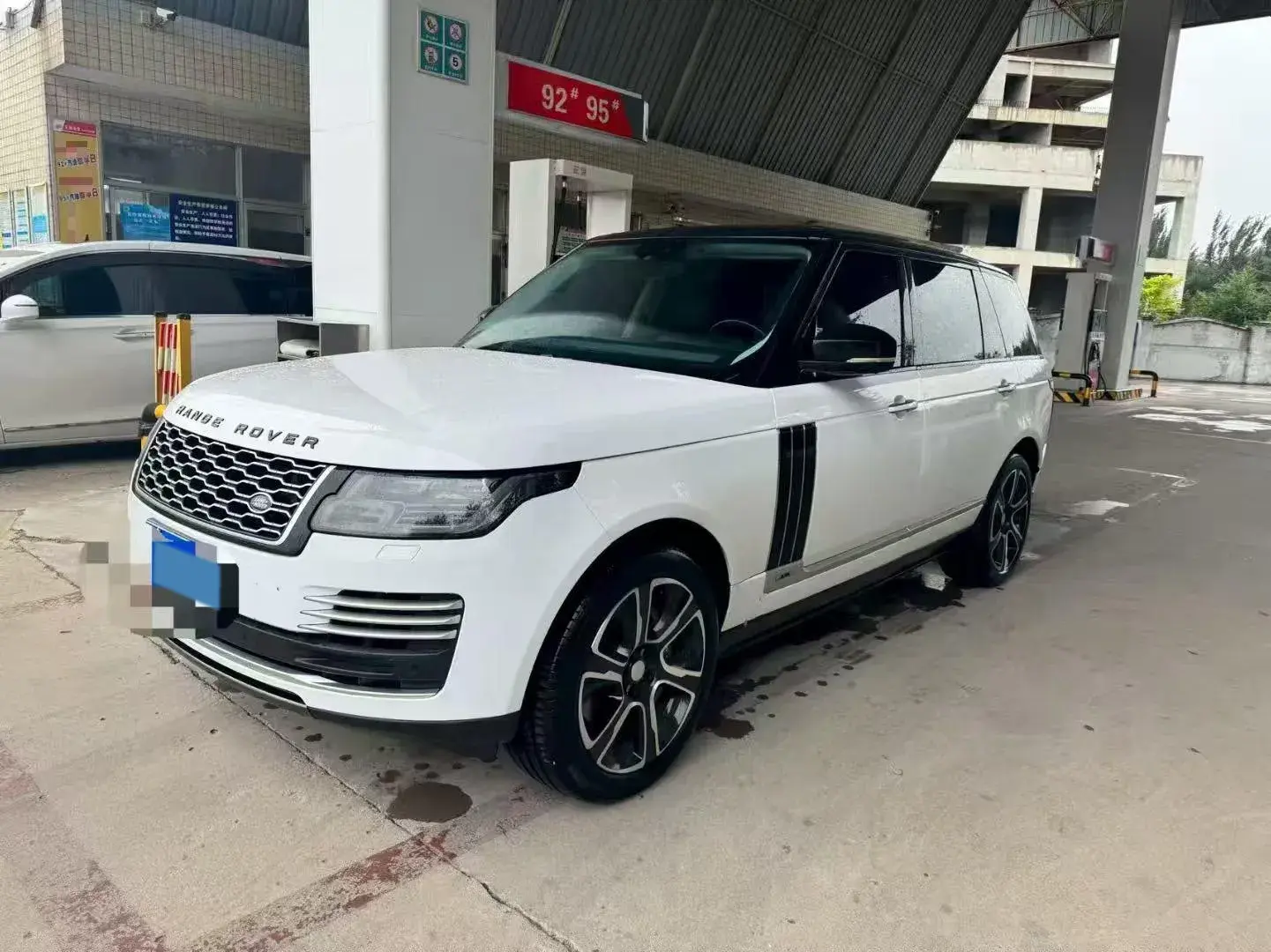 2018 LAND ROVER view 1