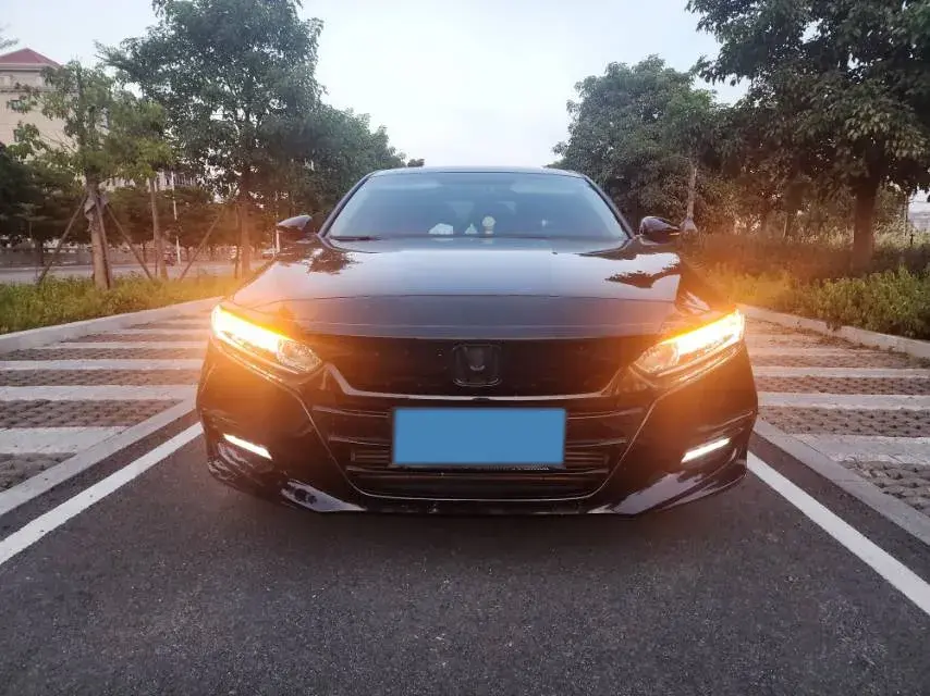 2018 HONDA ACCORD thumbnail 3