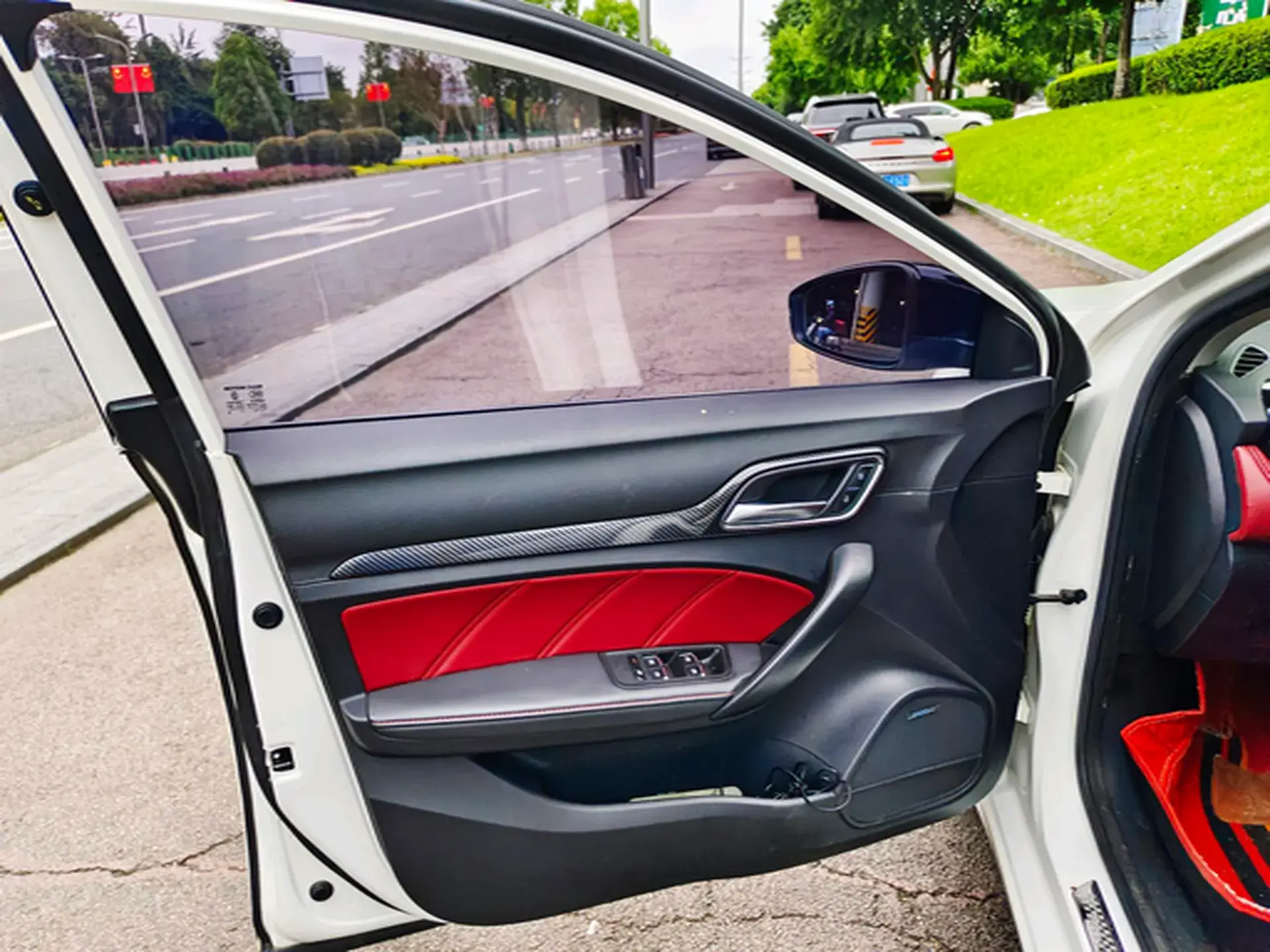 2019 MG MG6 thumbnail 3