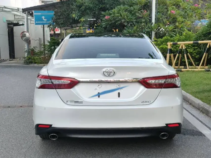 2019 TOYOTA CAMRY thumbnail 3