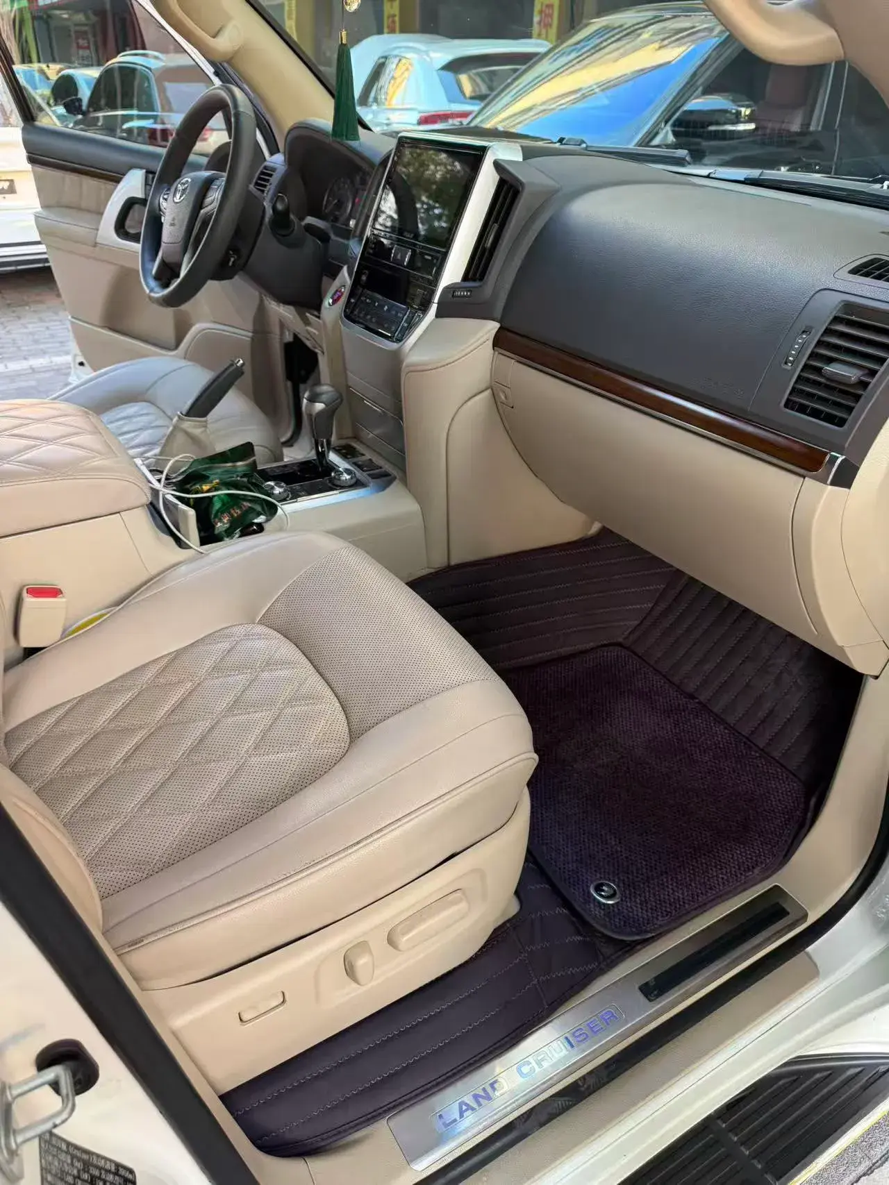 2019 CHEVROLET TRAX thumbnail 2