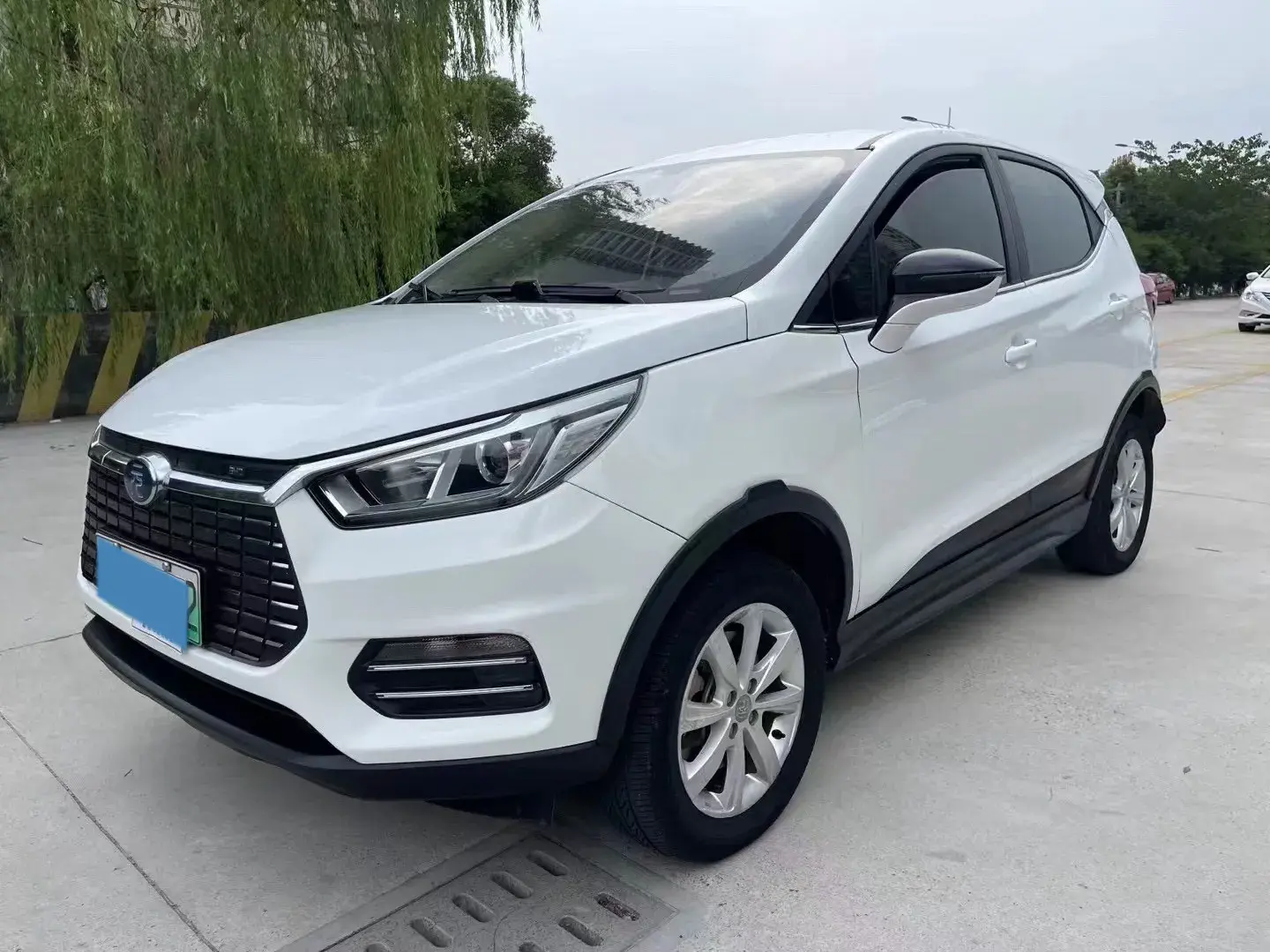 2018 BYD YUAN view 1