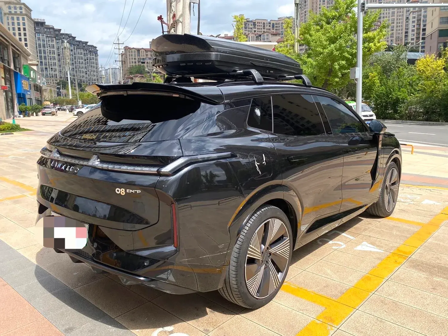 2023 LYNK&CO 08 thumbnail 4