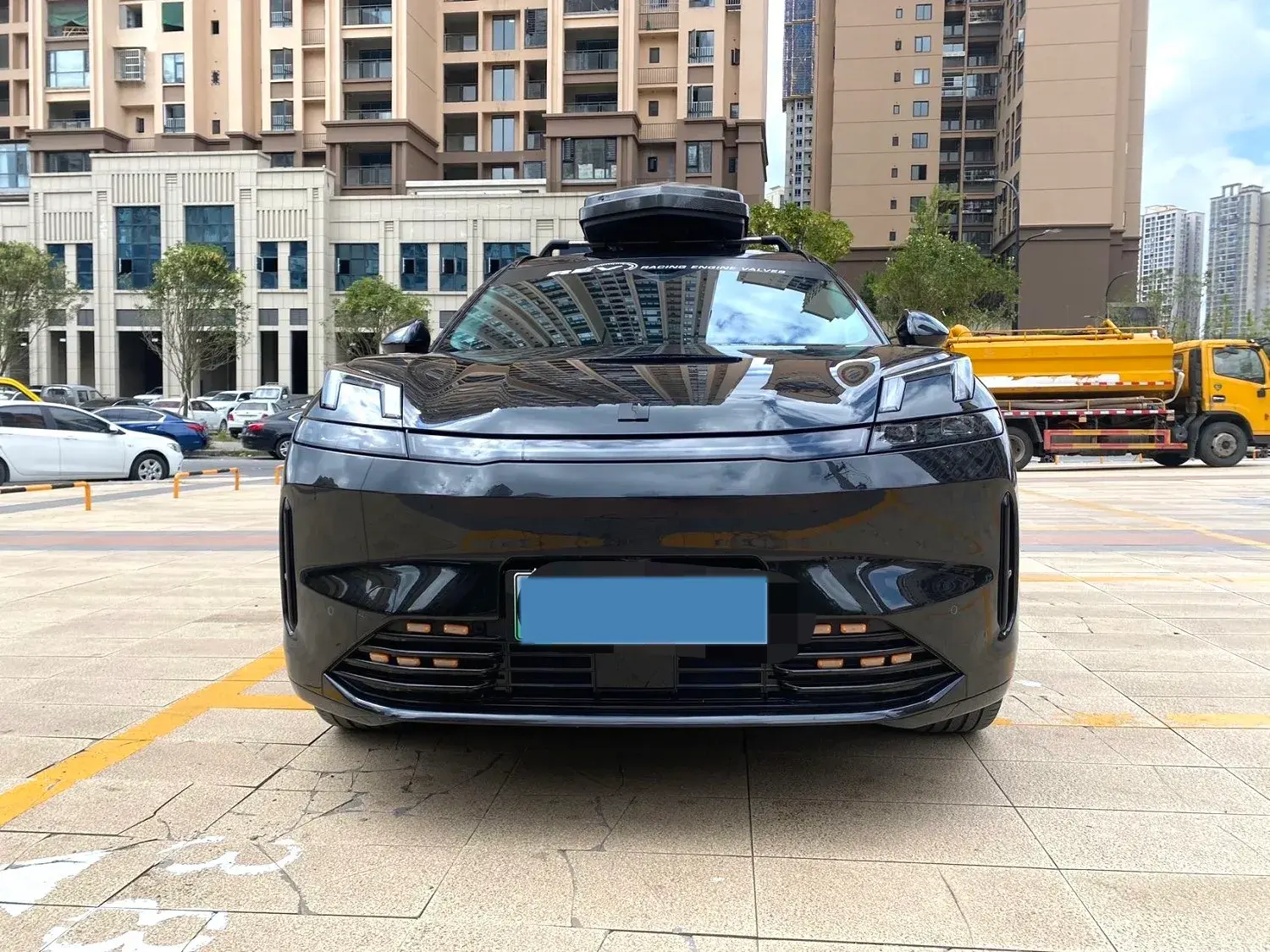 2023 LYNK&CO 08 thumbnail 3