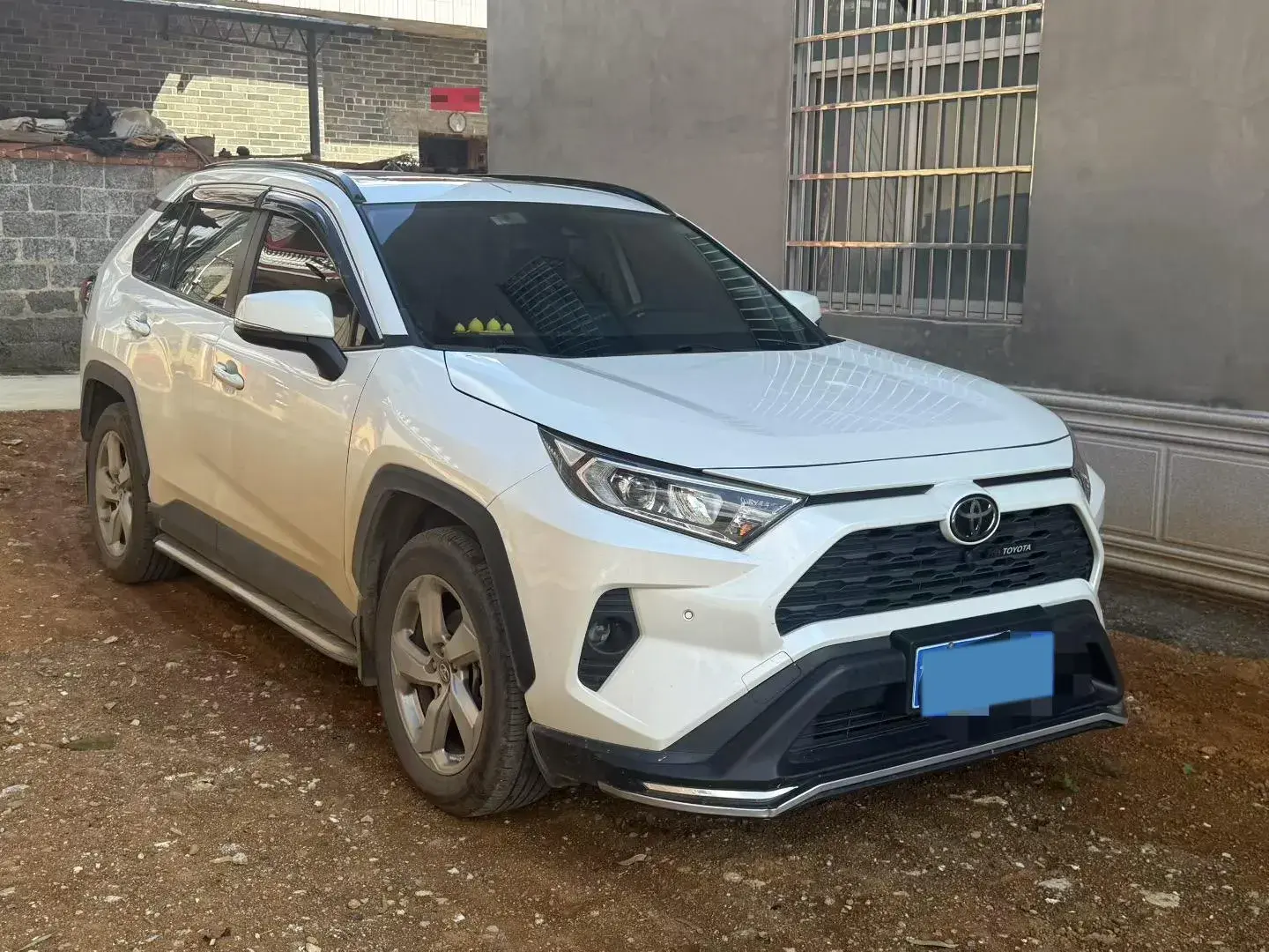 2021 TOYOTA RAV4 thumbnail 3