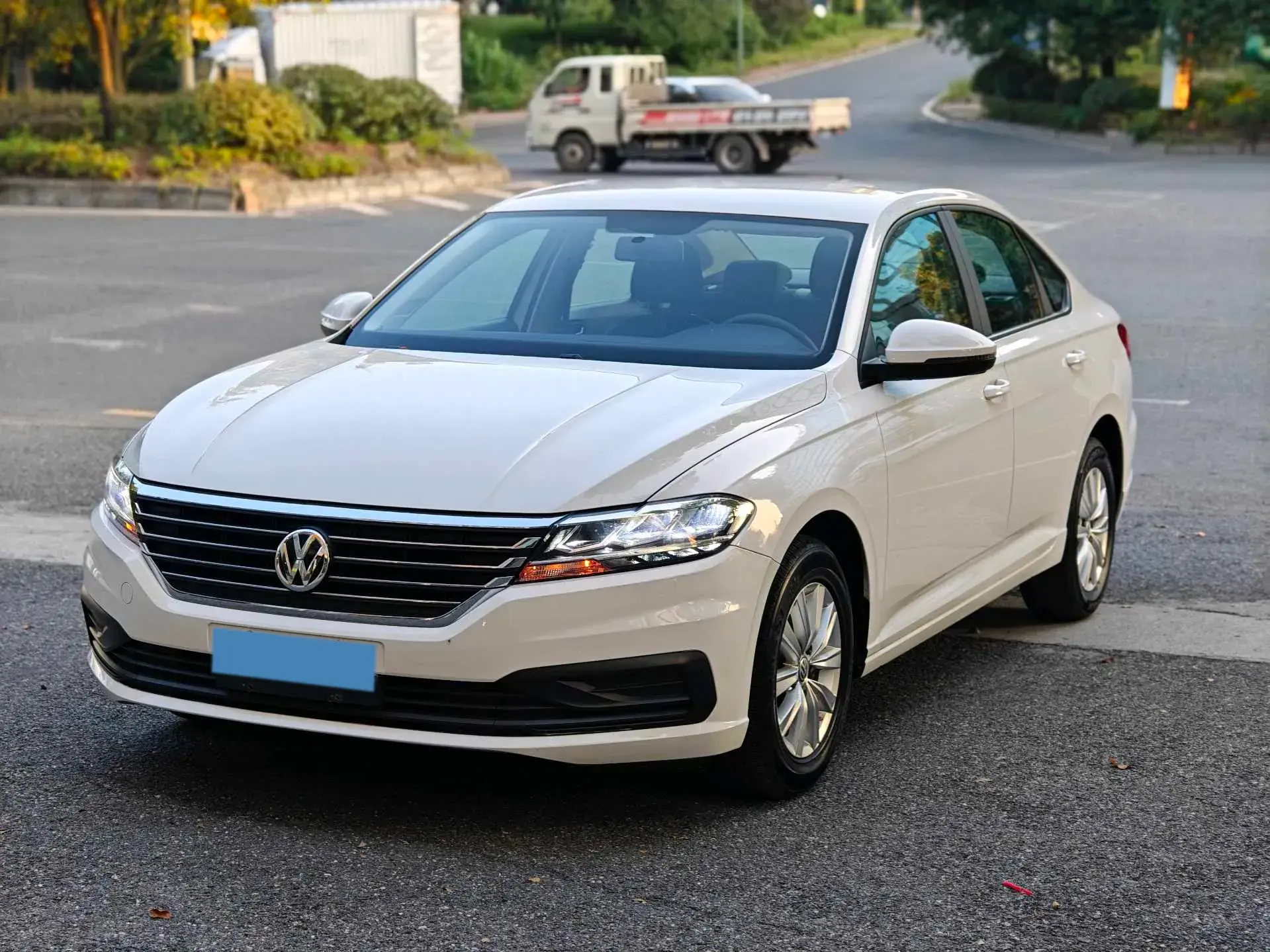 2019 VOLKSWAGEN LAVIDA view 1