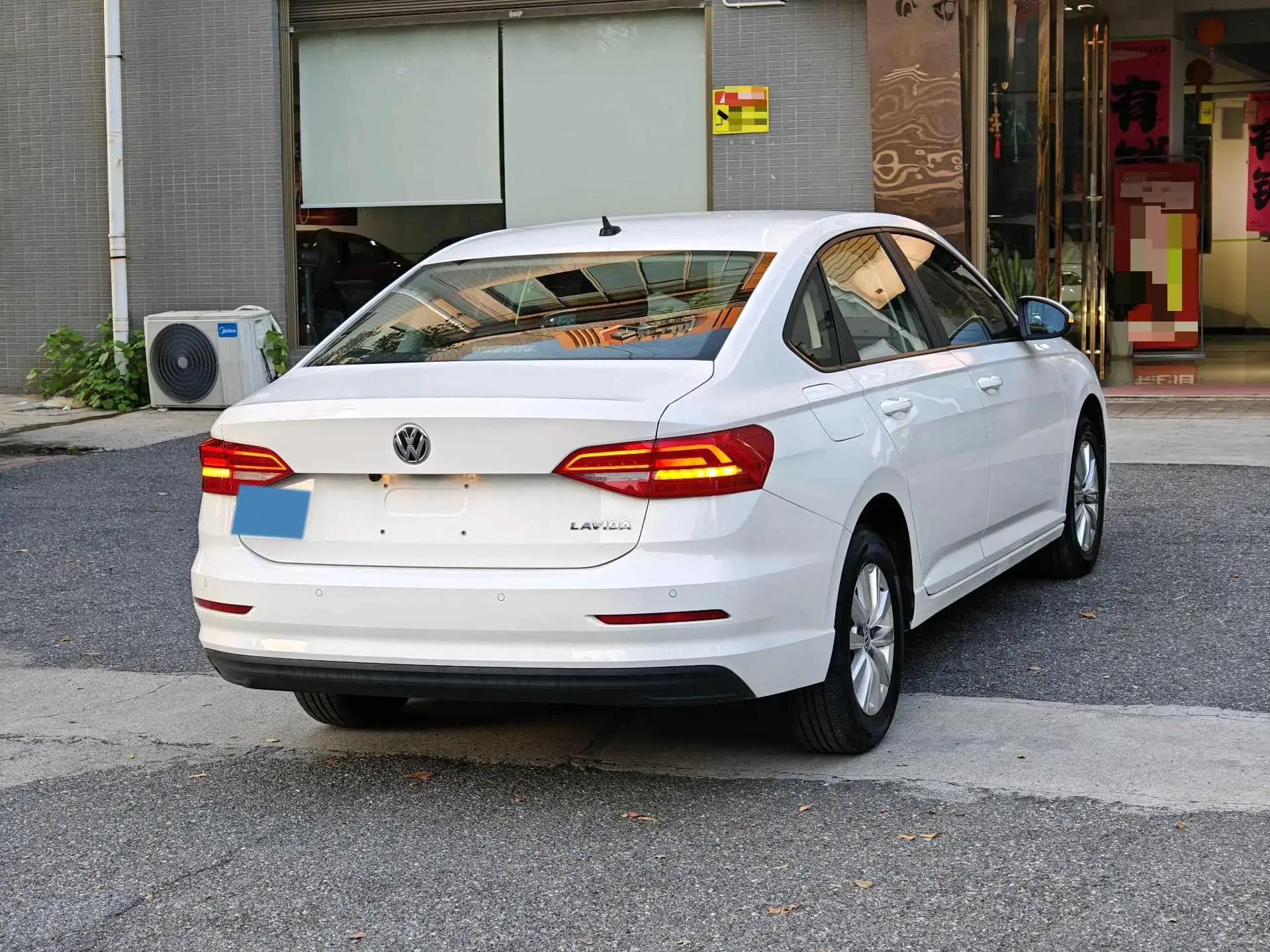 2019 VOLKSWAGEN LAVIDA thumbnail 4