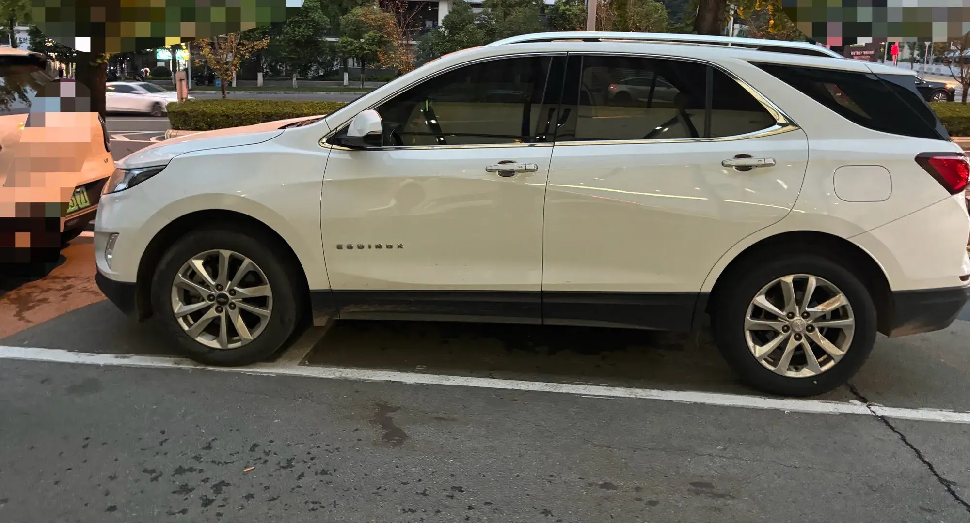 2018 CHEVROLET EQUINOX thumbnail 3