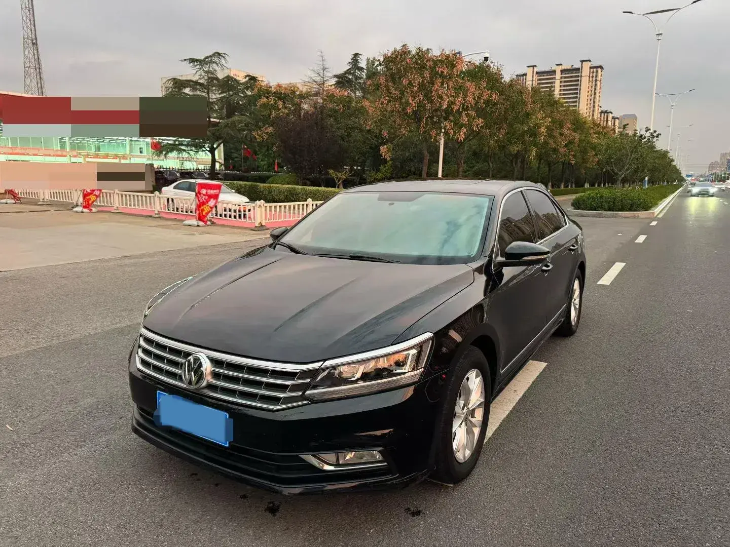 2017 VOLKSWAGEN PASSAT view 1
