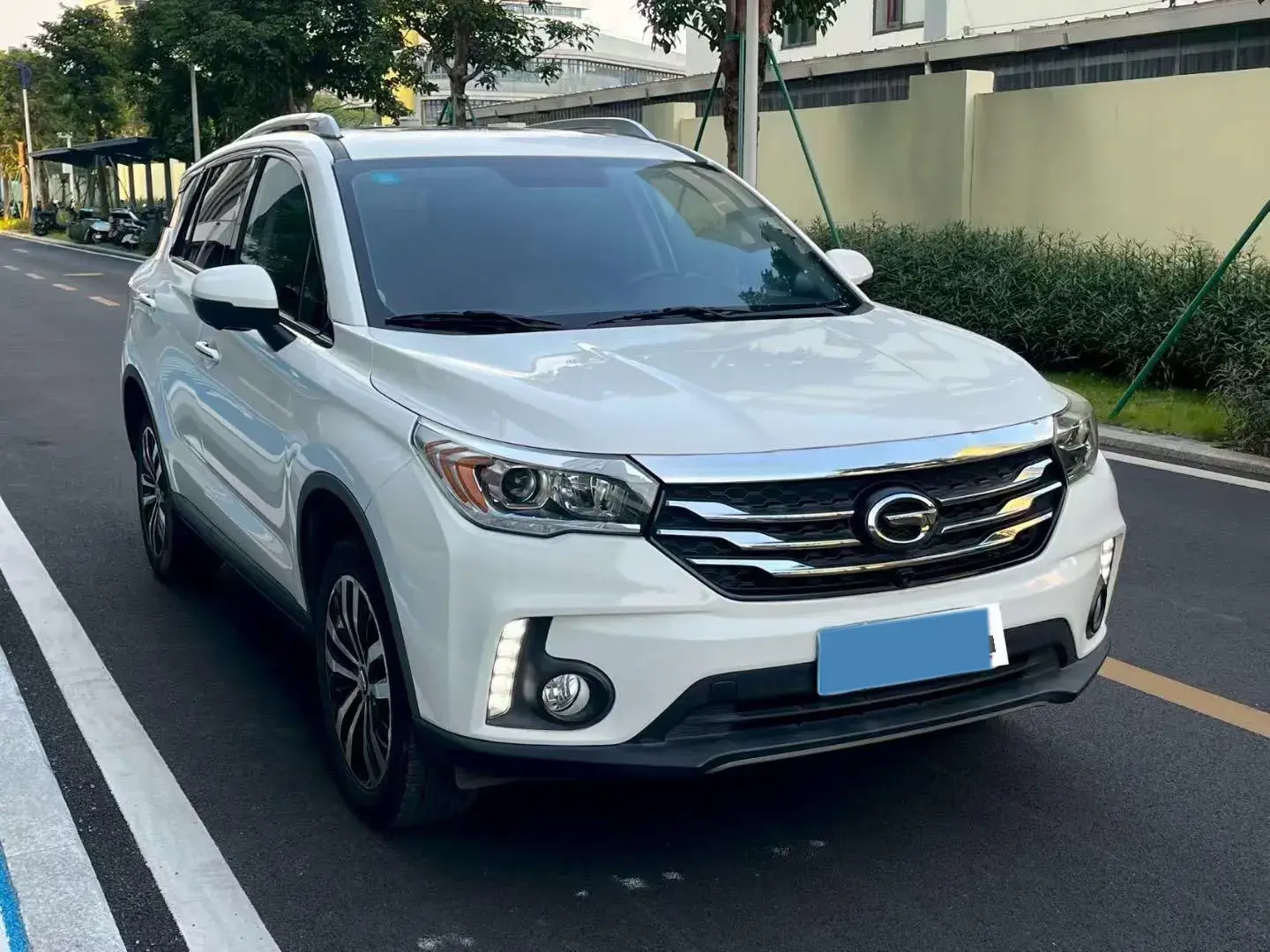 2017 GAC TRUMPCHI thumbnail 3