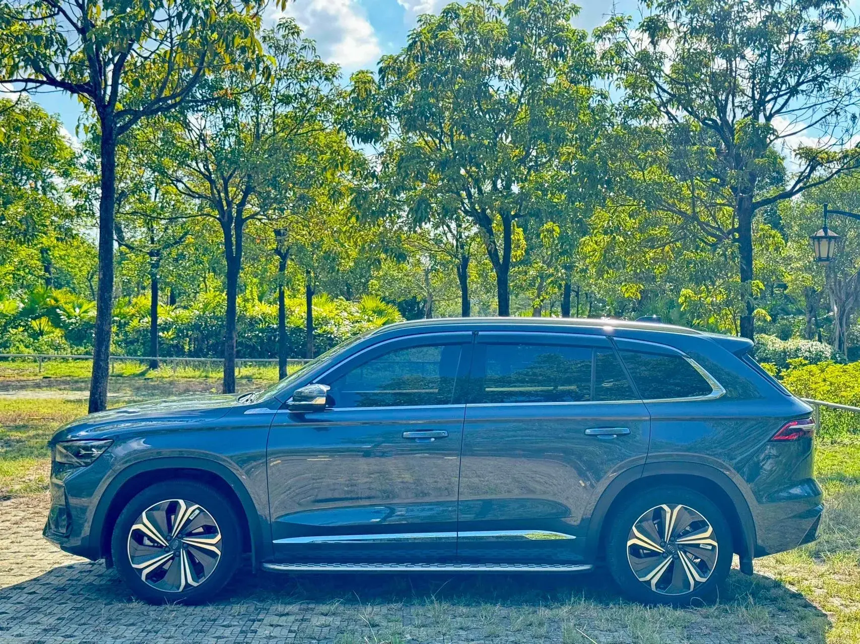 2022 GEELY MONJARO thumbnail 3