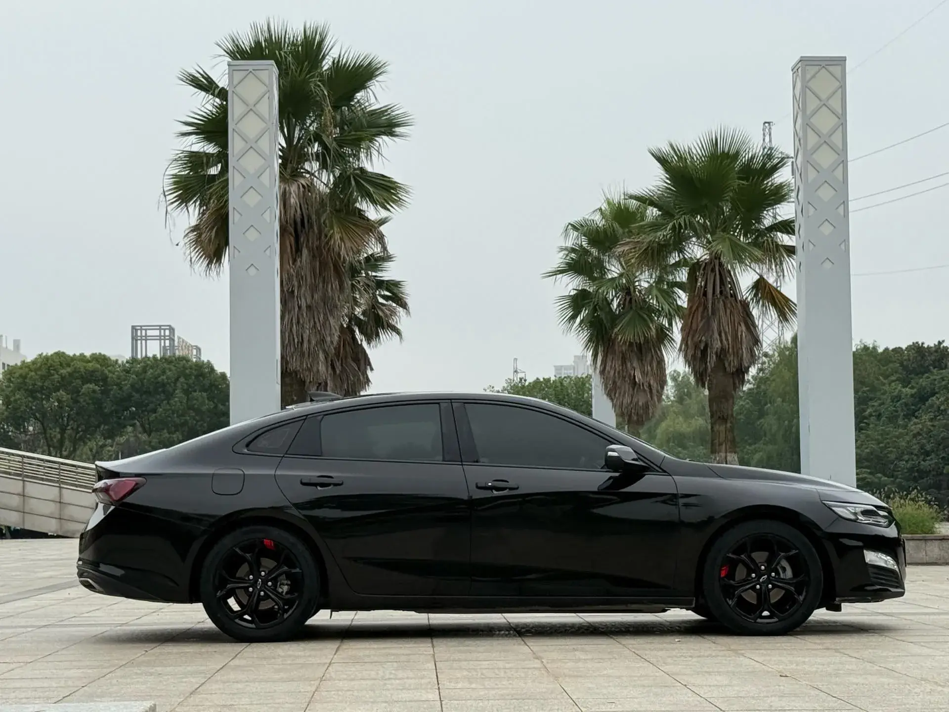 2021 CHEVROLET MALIBU thumbnail 3