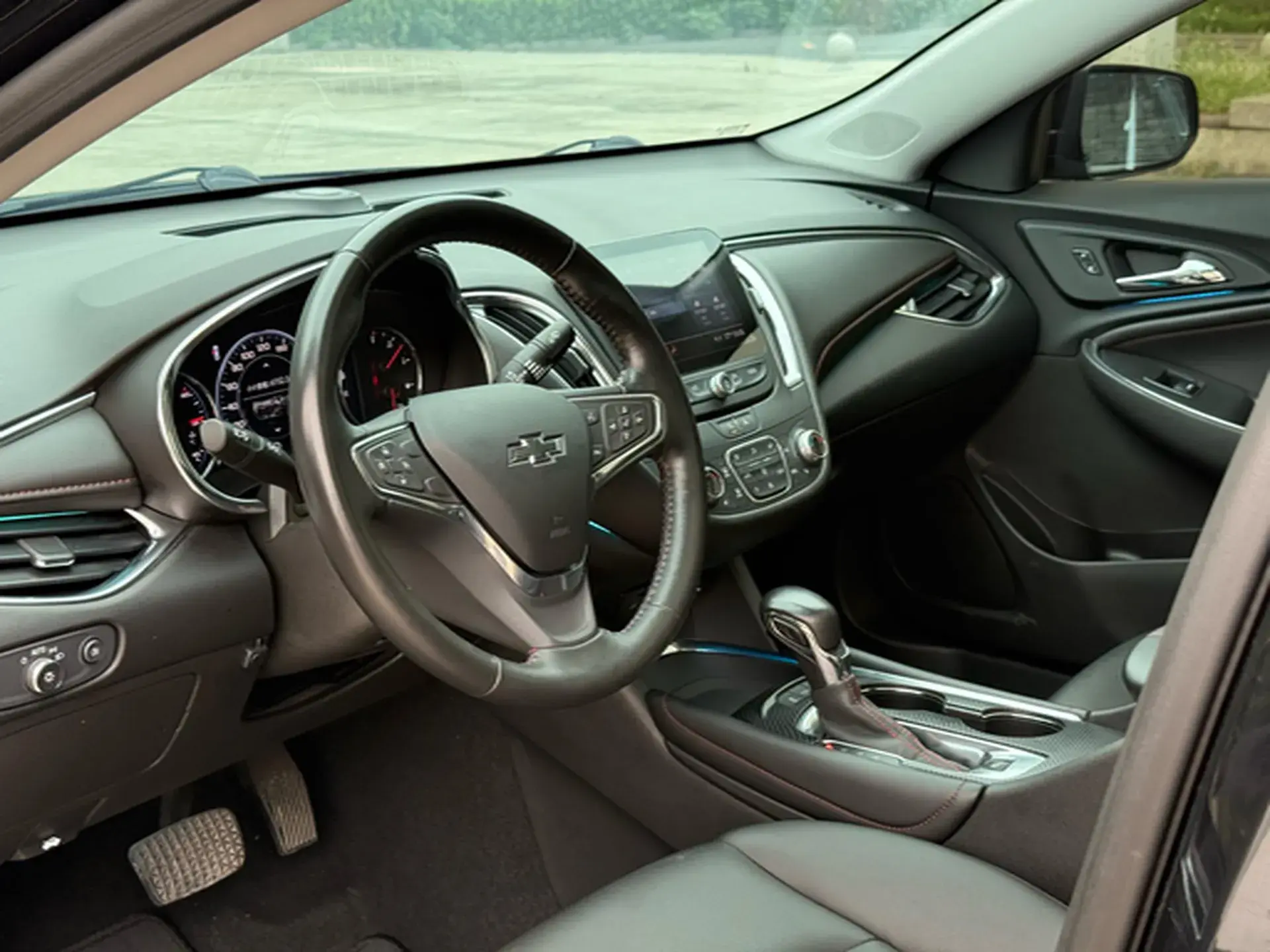 2021 CHEVROLET MALIBU thumbnail 4