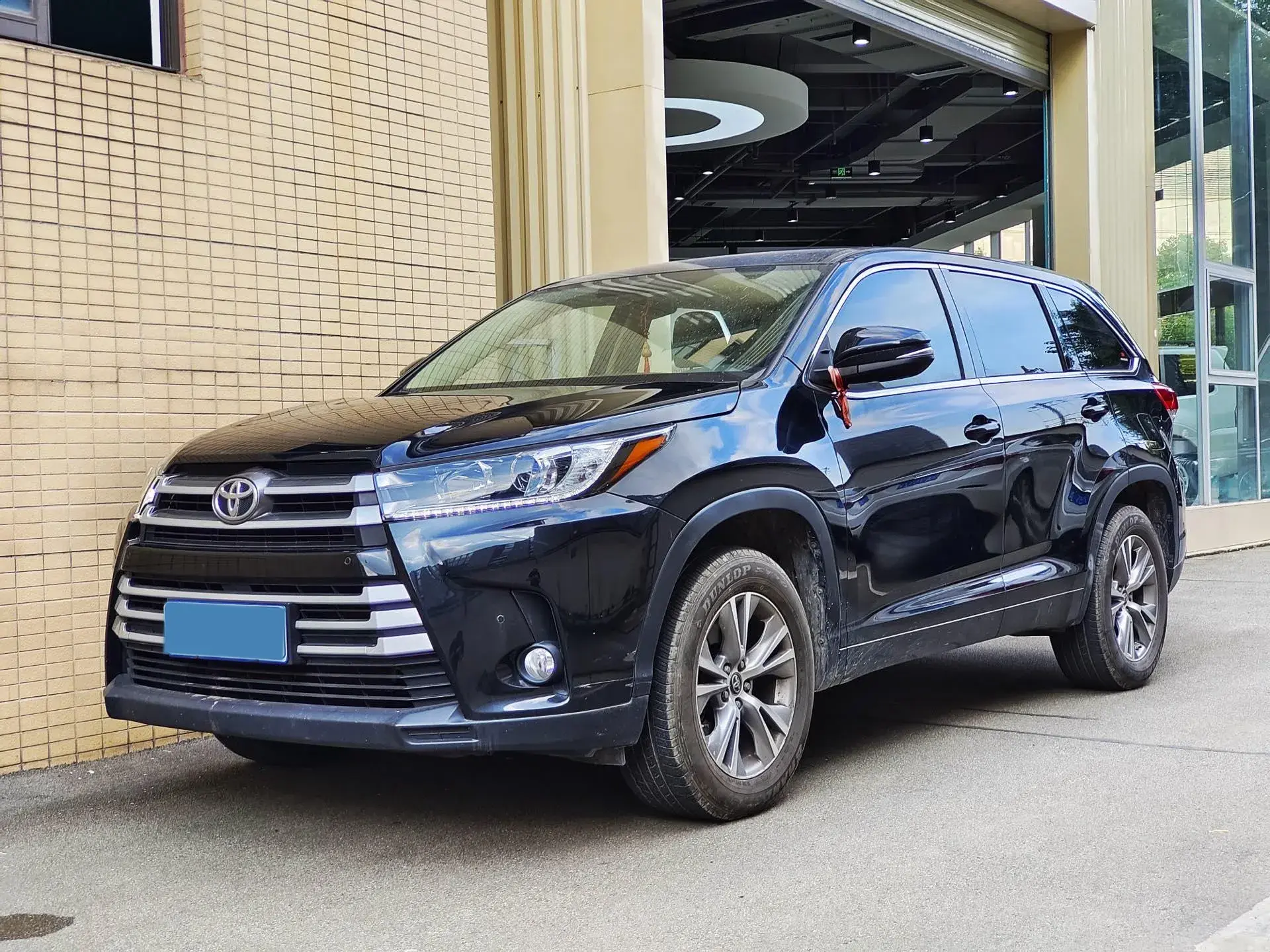 2021 TOYOTA HIGHLANDER view 1