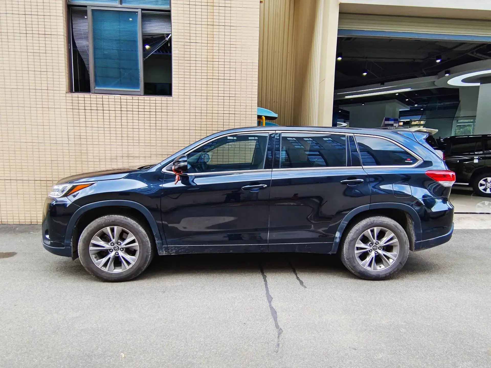 2021 TOYOTA HIGHLANDER thumbnail 2