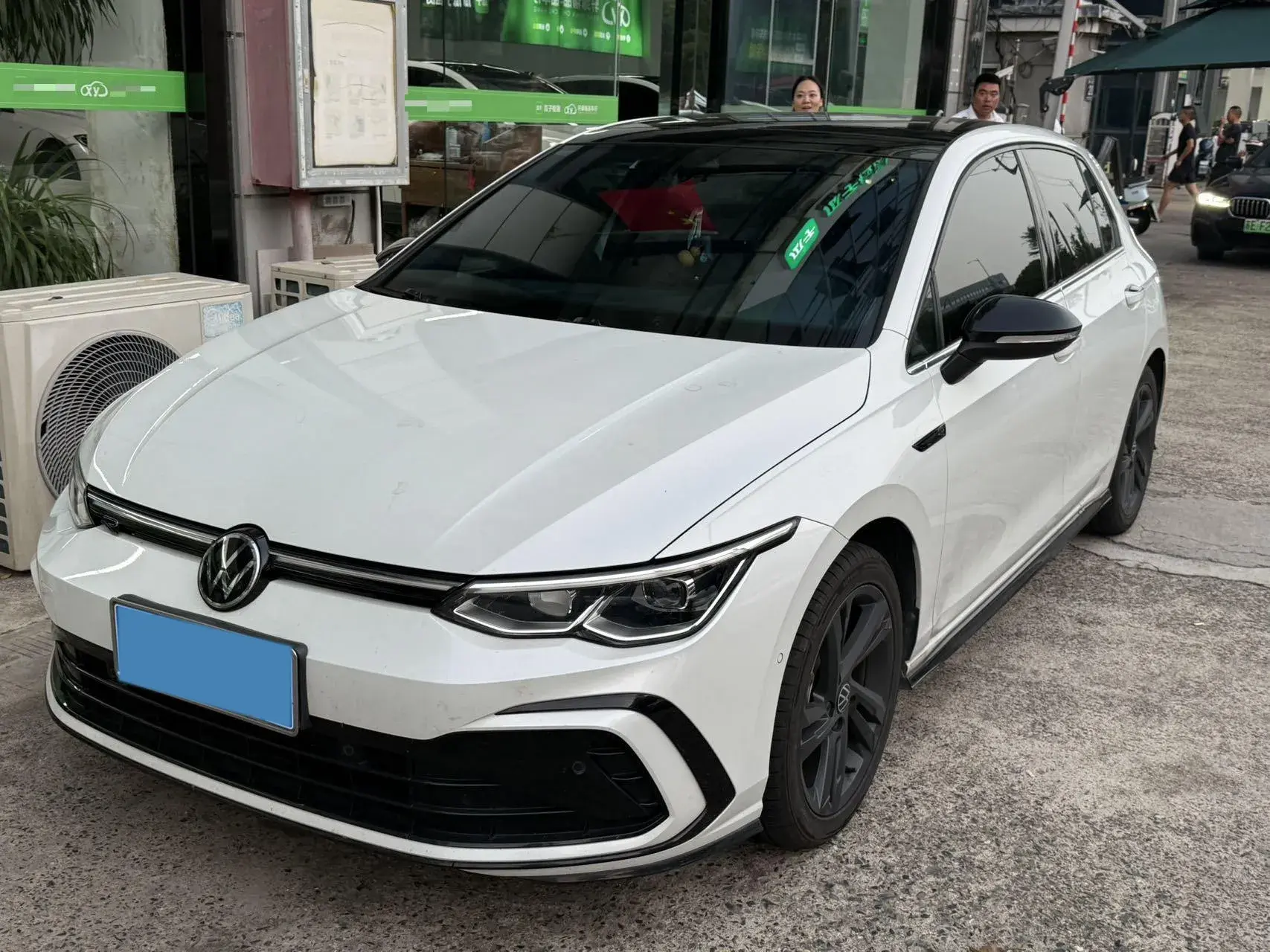 2021 VOLKSWAGEN GOLF view 1