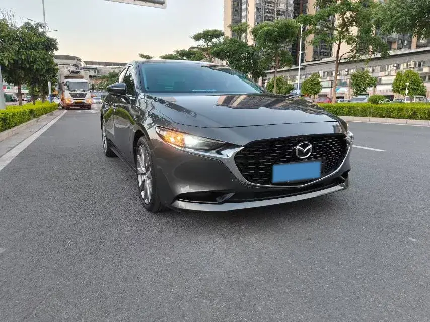 2021 MAZDA 3 thumbnail 2