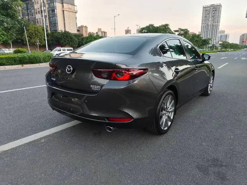 2021 MAZDA 3 thumbnail 4