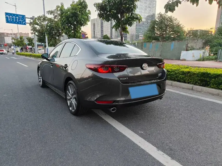 2021 MAZDA 3 thumbnail 3