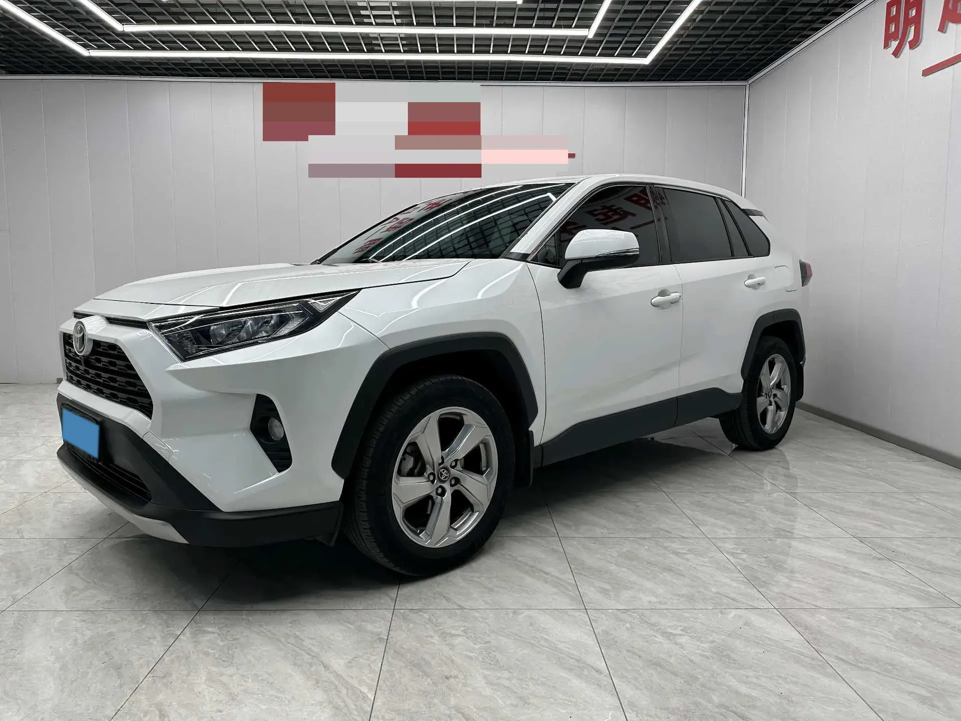 2021 TOYOTA RAV4 view 1