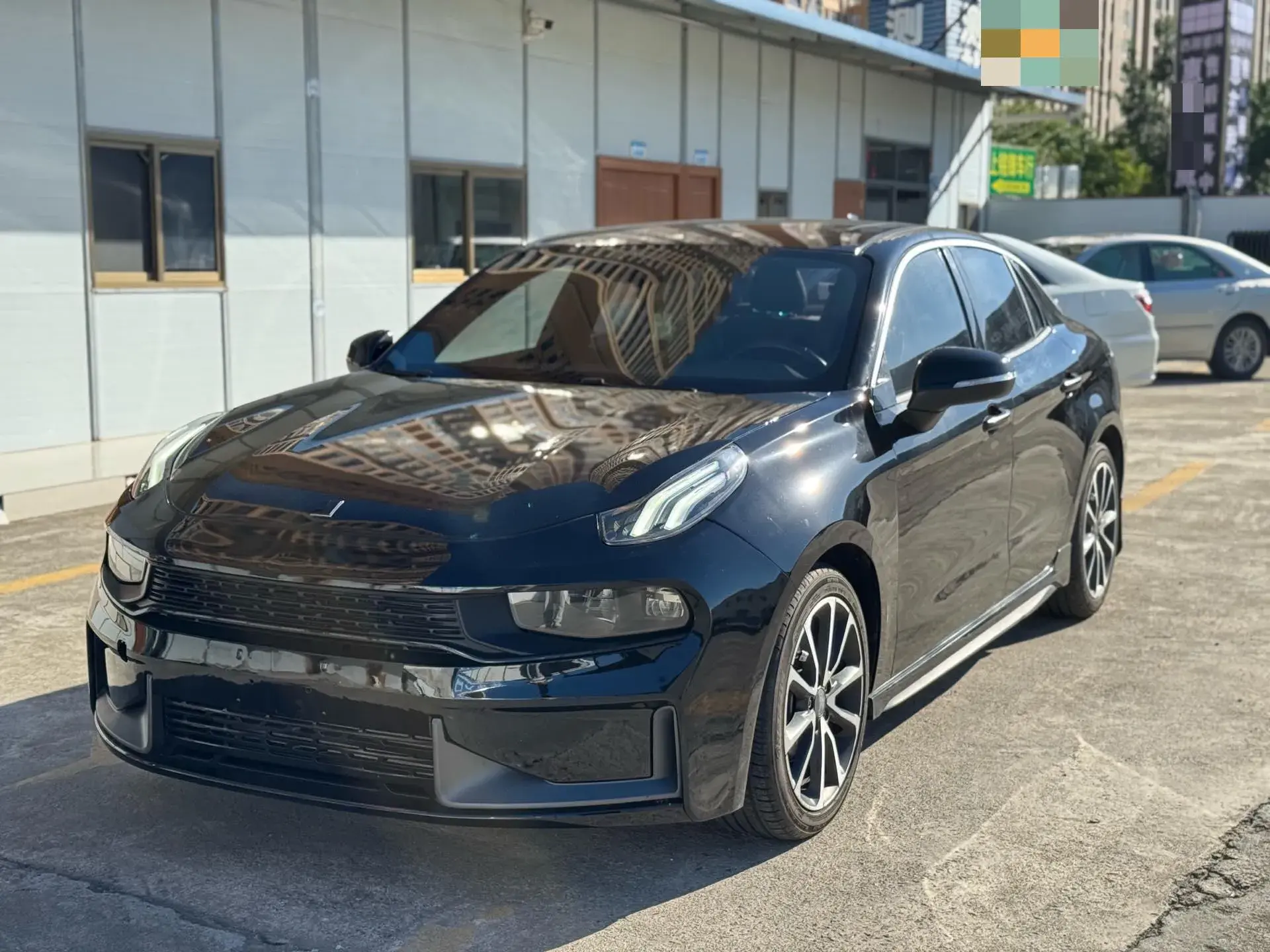 2019 LYNK&CO 03 view 1