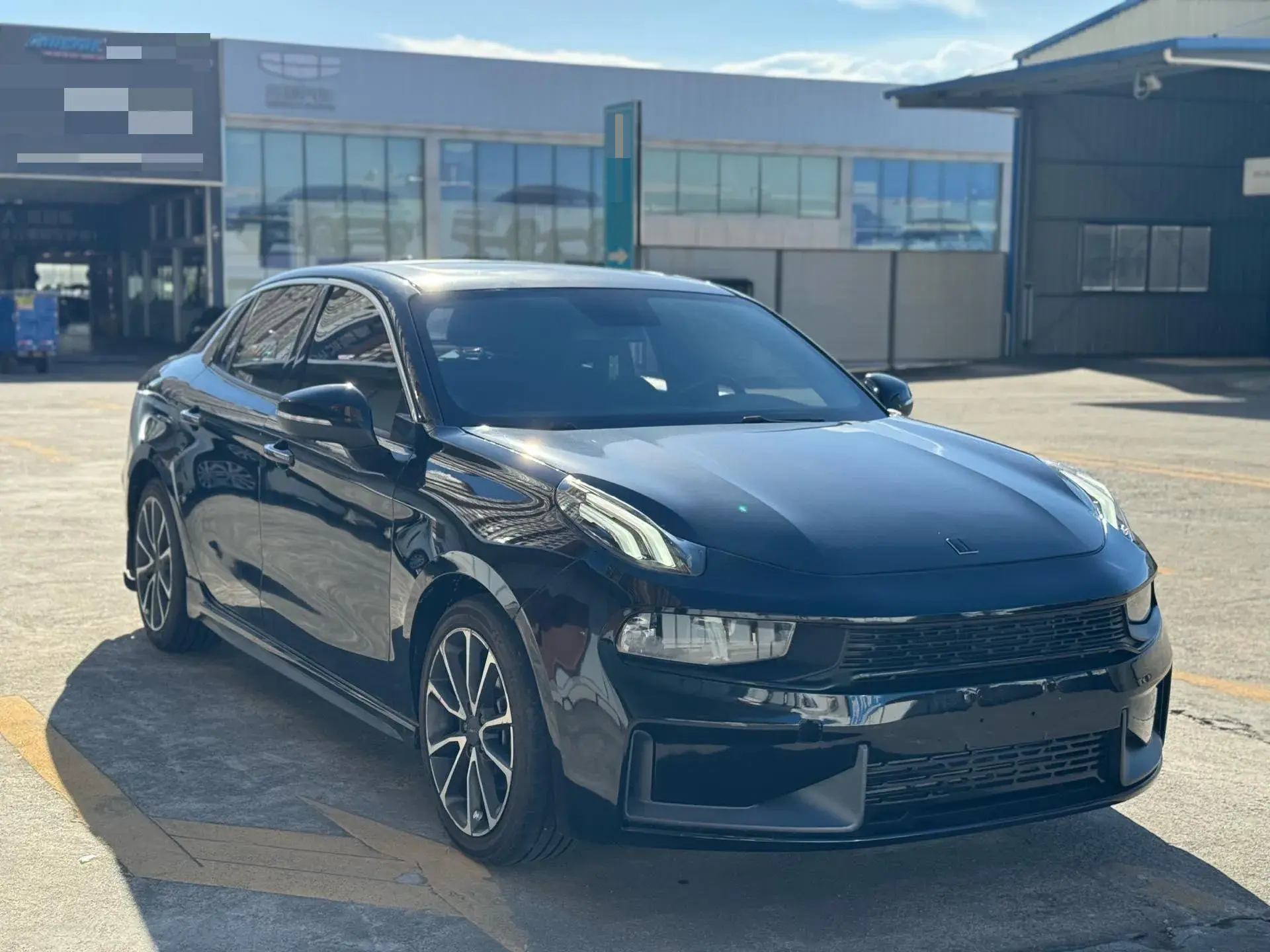 2019 LYNK&CO 03 thumbnail 3