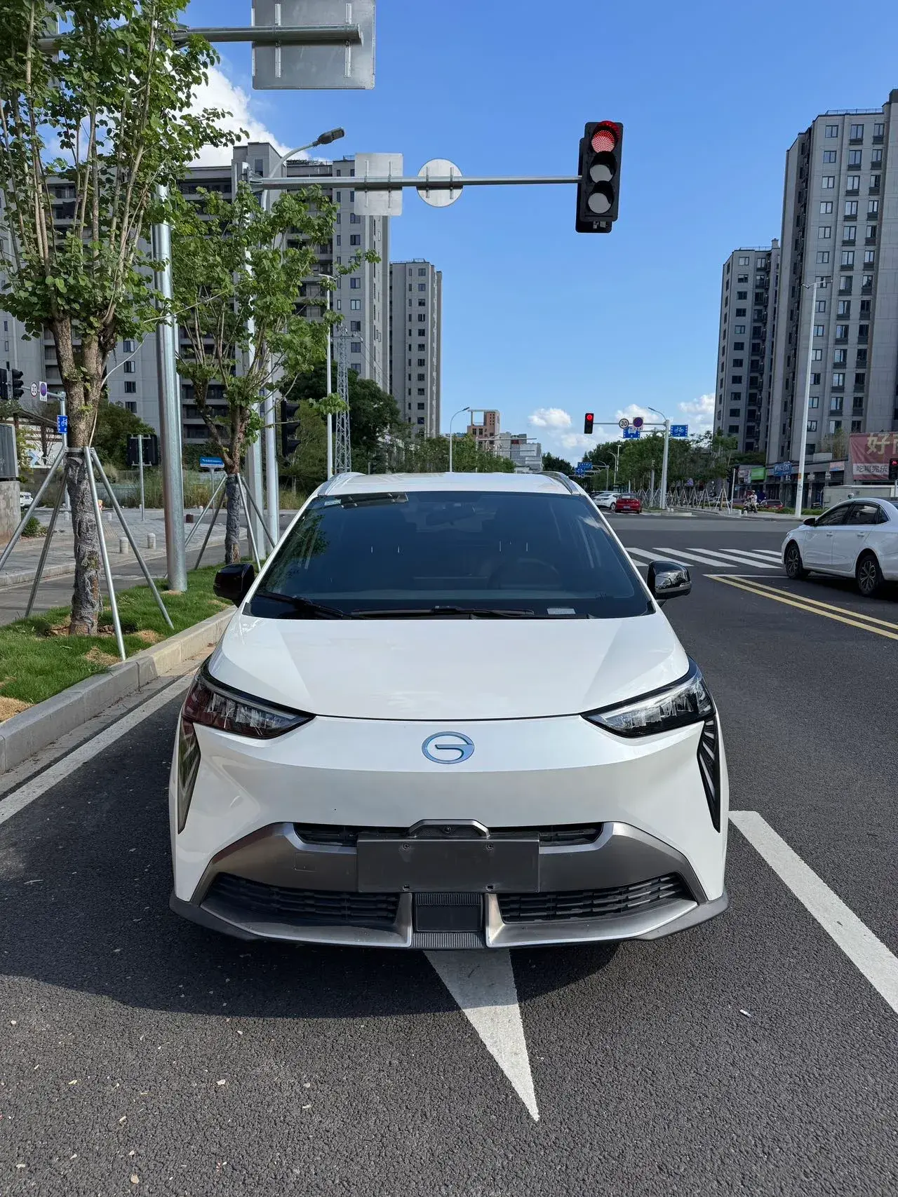 2022 AION Y thumbnail 2