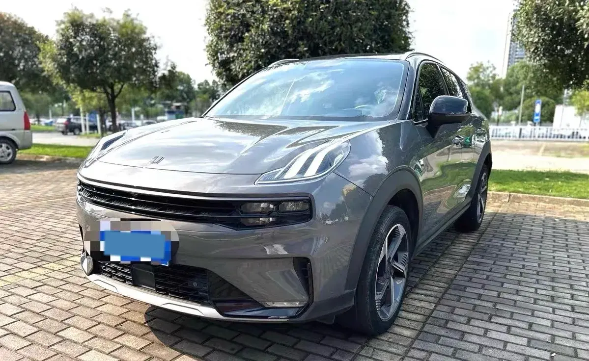 2020 LYNK&CO 06 view 1
