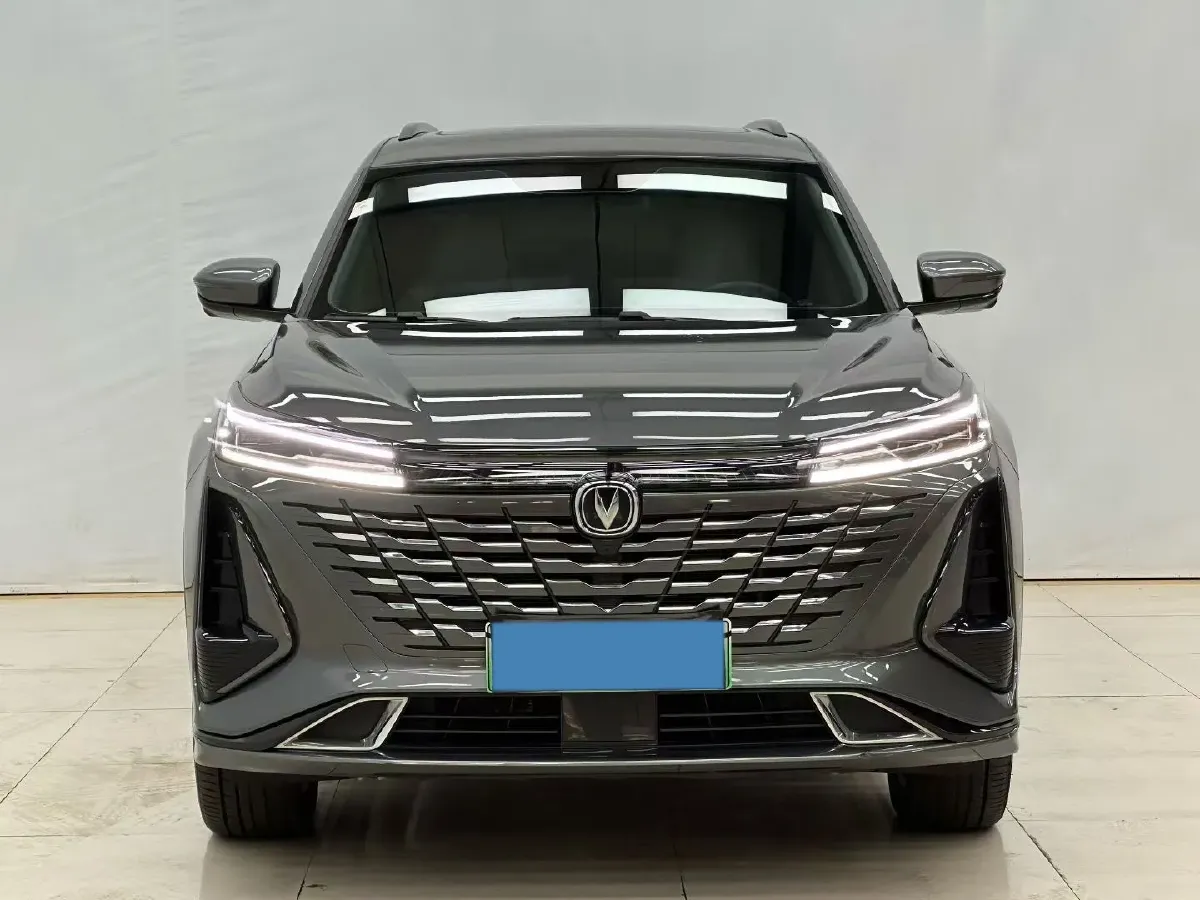 2023 ChangAn CS75 Plus iDD 1.5T 170HP L4 6TCT PHEV 28.39KWH,autocango,china used car exporter,china ev exporter,chinese used car exporter,chinese used ev exporter