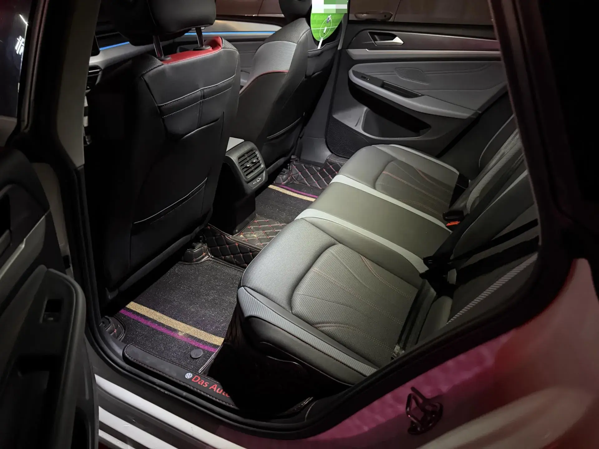 2023 VOLKSWAGEN LAMANDO thumbnail 4