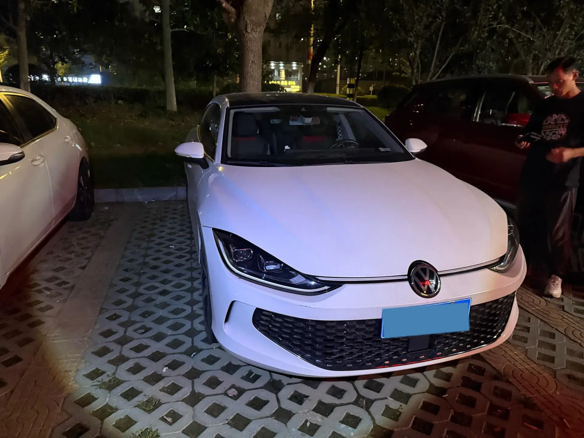 2023 VOLKSWAGEN LAMANDO thumbnail 2