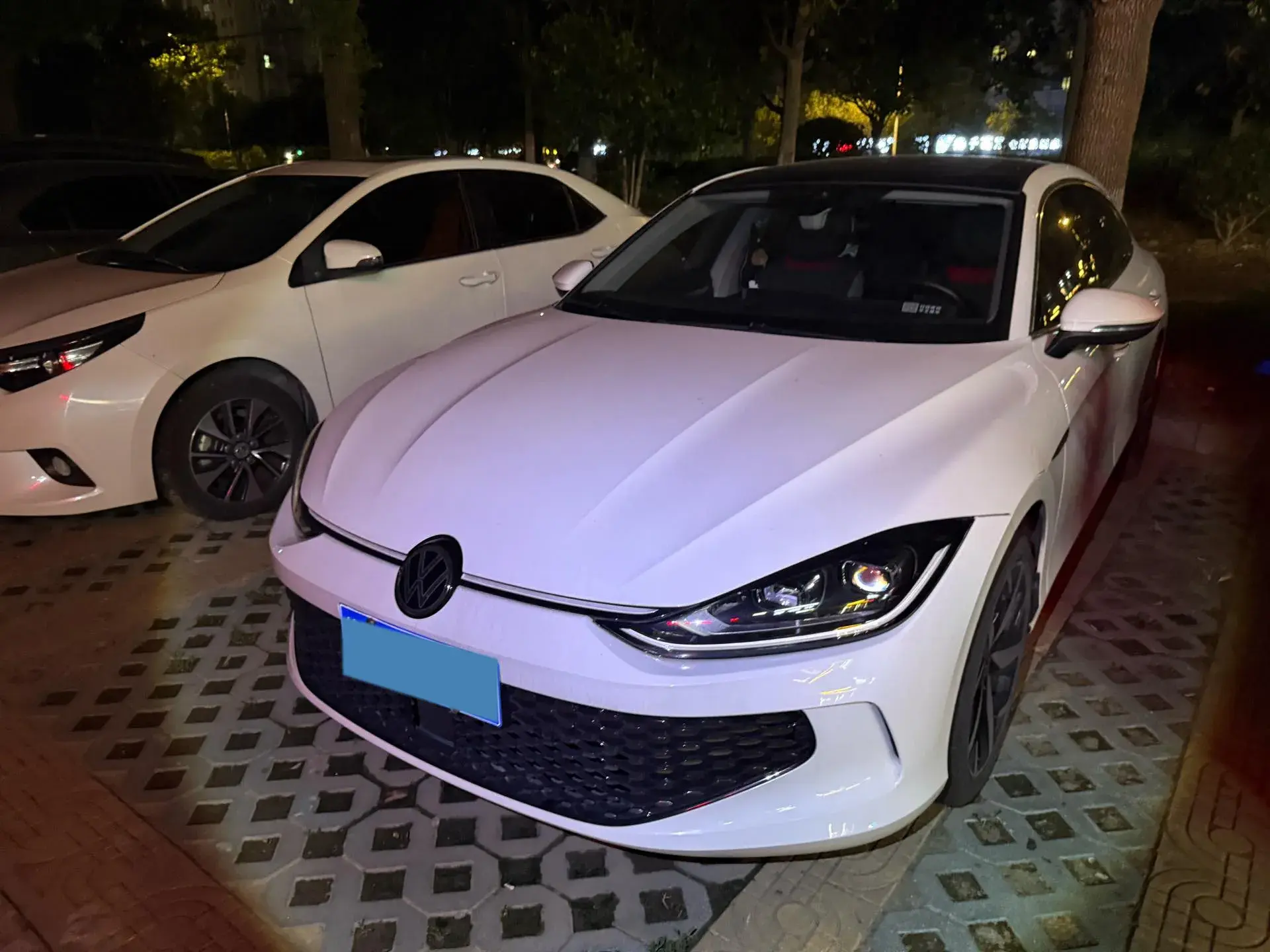 2023 VOLKSWAGEN LAMANDO view 1