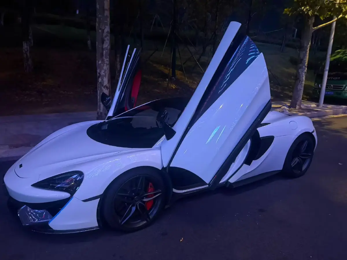 2015 McLaren 570 3.8T 570HP V8 7DCT