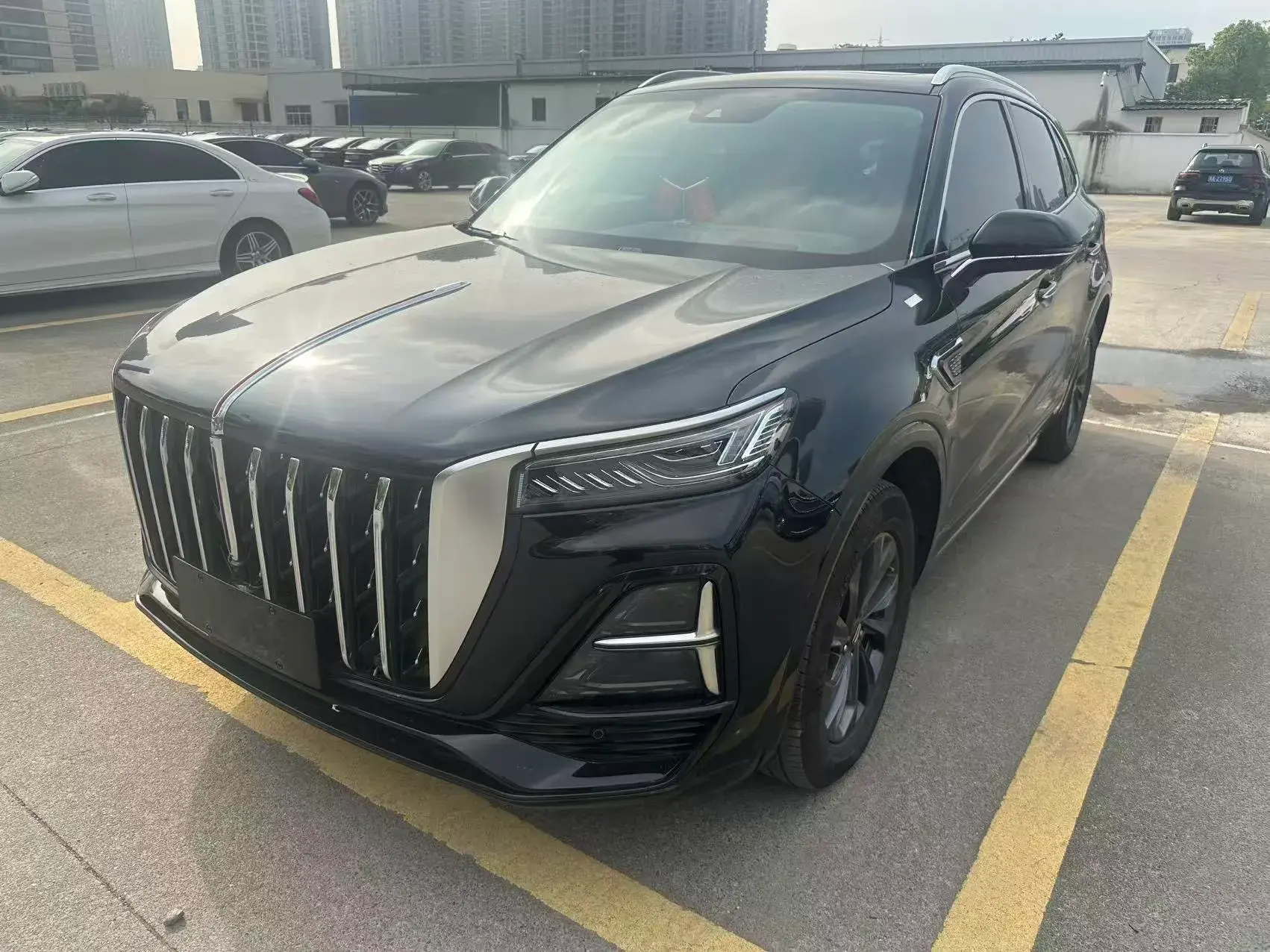 2023 HONGQI HS5 view 1